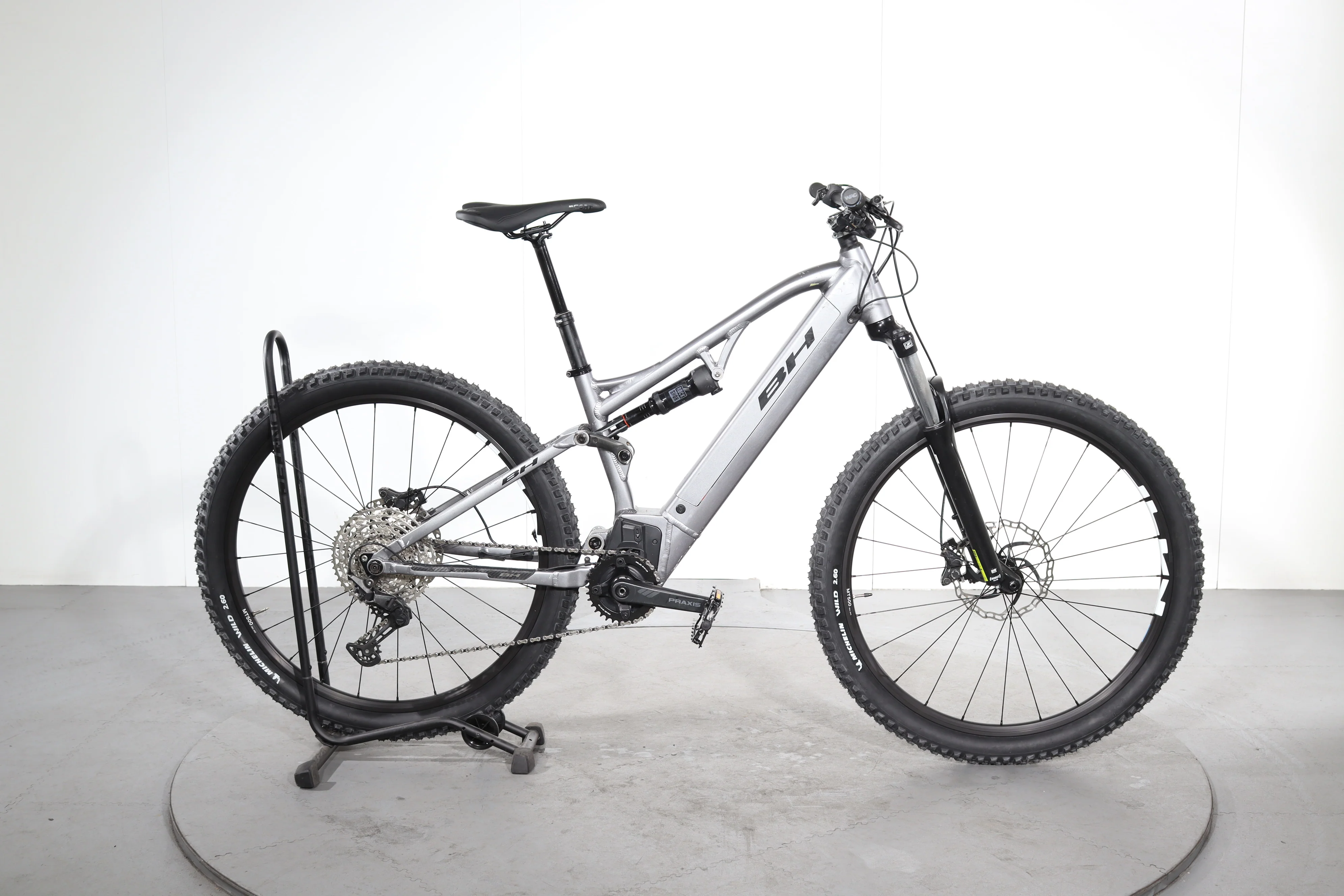 BH Atom Lynx 8.2