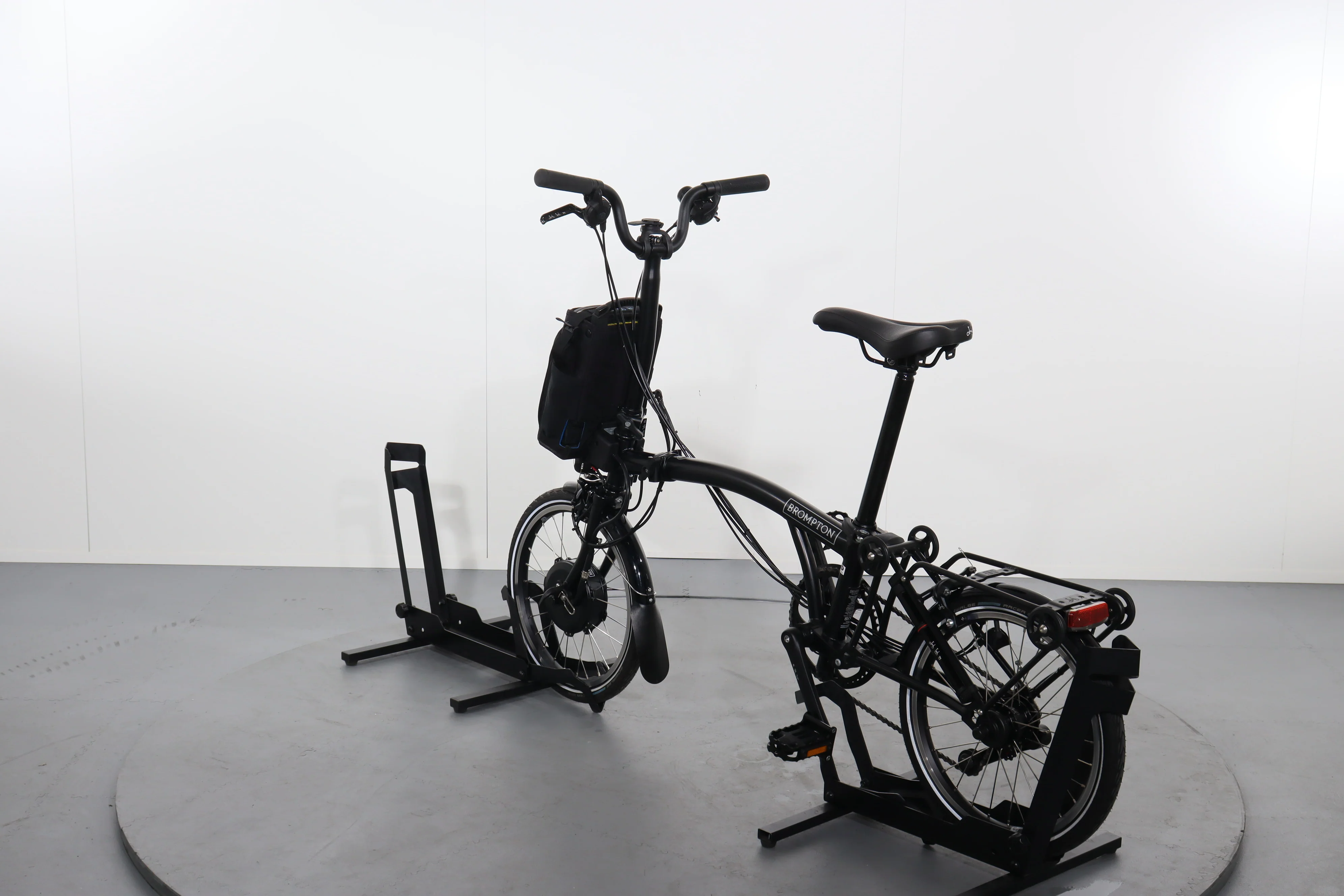 Brompton C Line Electric 12 Speed - Image 5