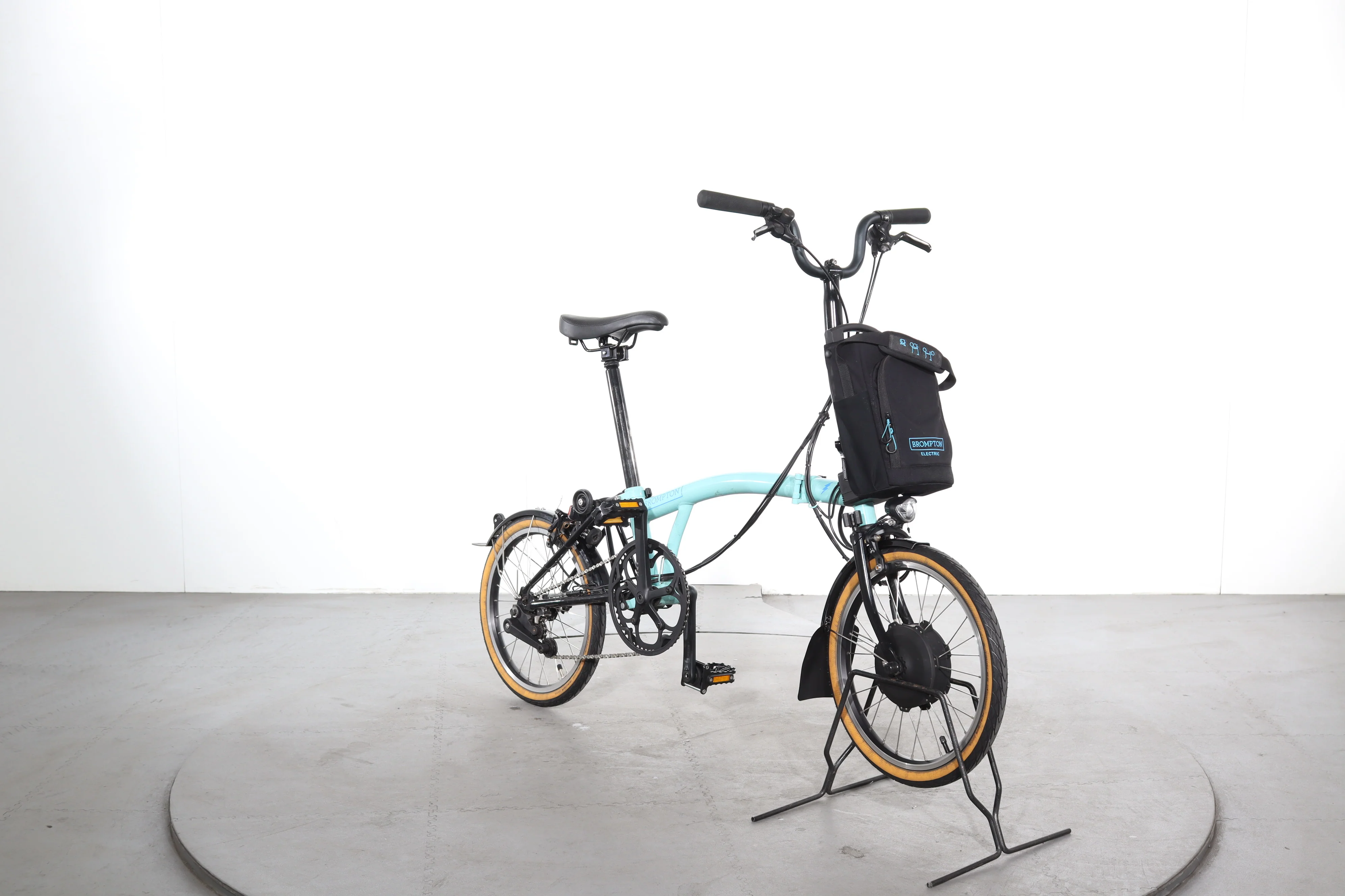Brompton C Line Electric 2 Speed - Mid & Extended Seatpost - Image 2