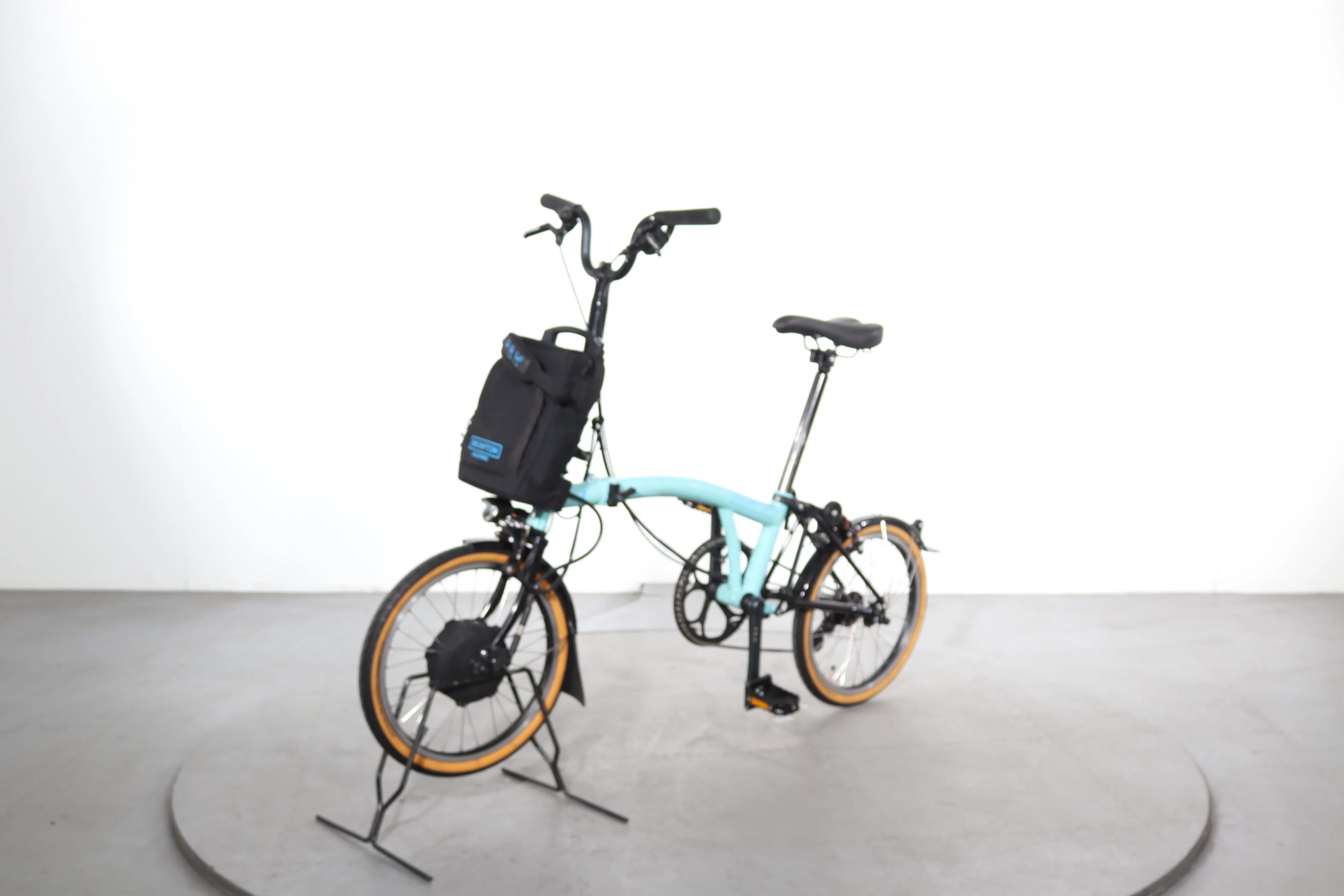 Brompton C Line Electric 2 Speed - Mid & Extended Seatpost - Image 3