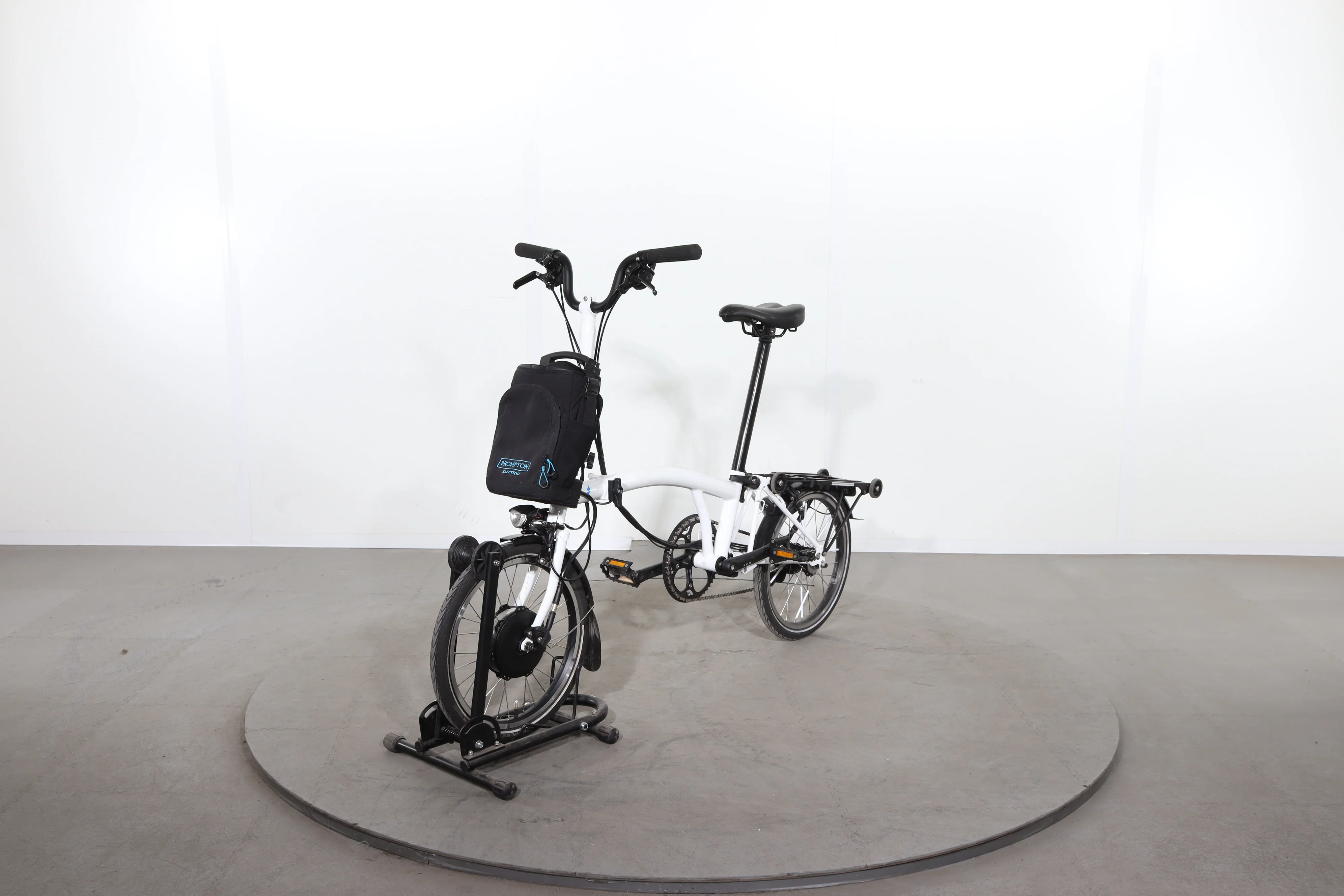 Brompton C Line Electric 6 Speed - Image 3