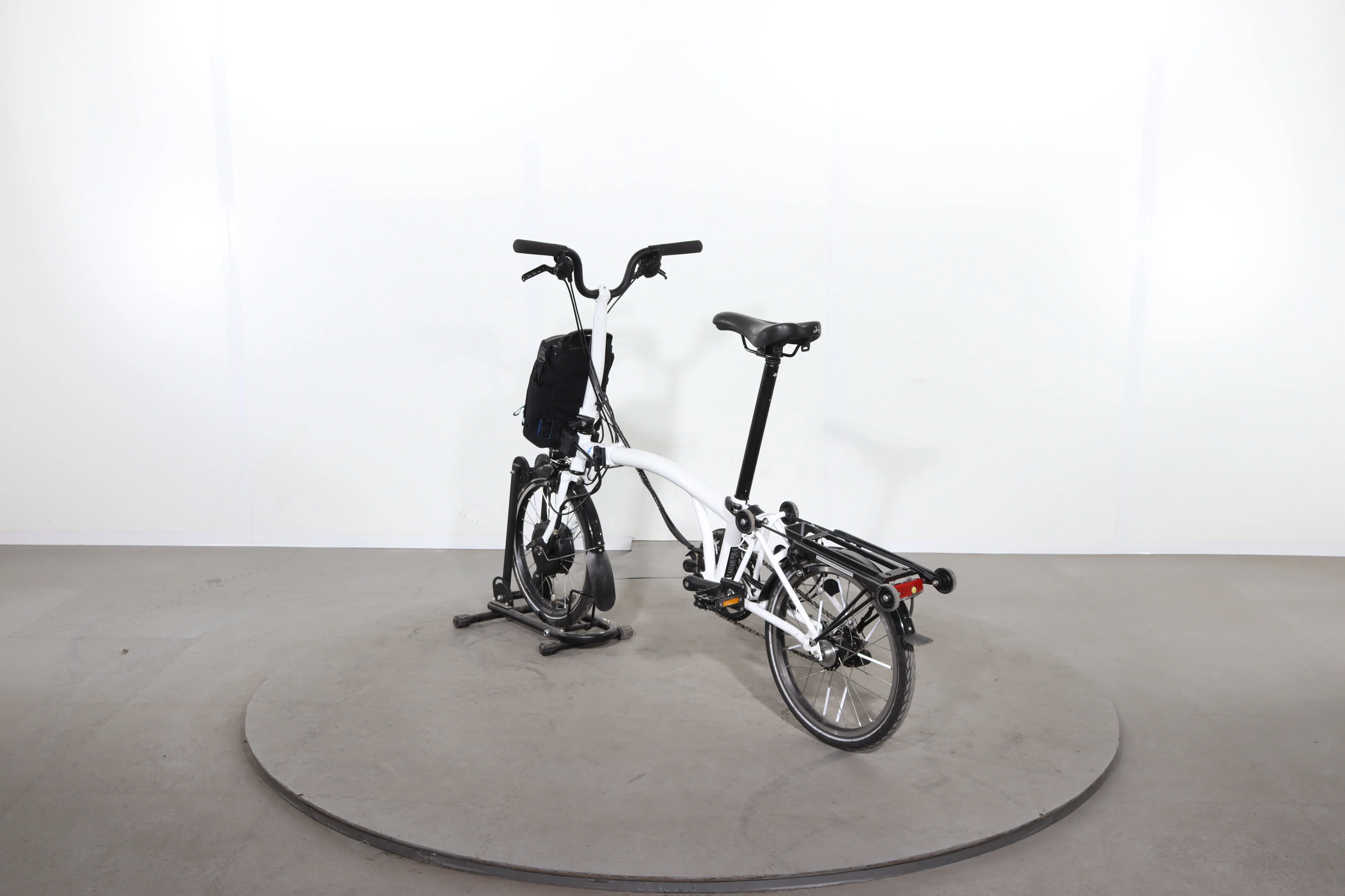 Brompton C Line Electric 6 Speed - Image 5