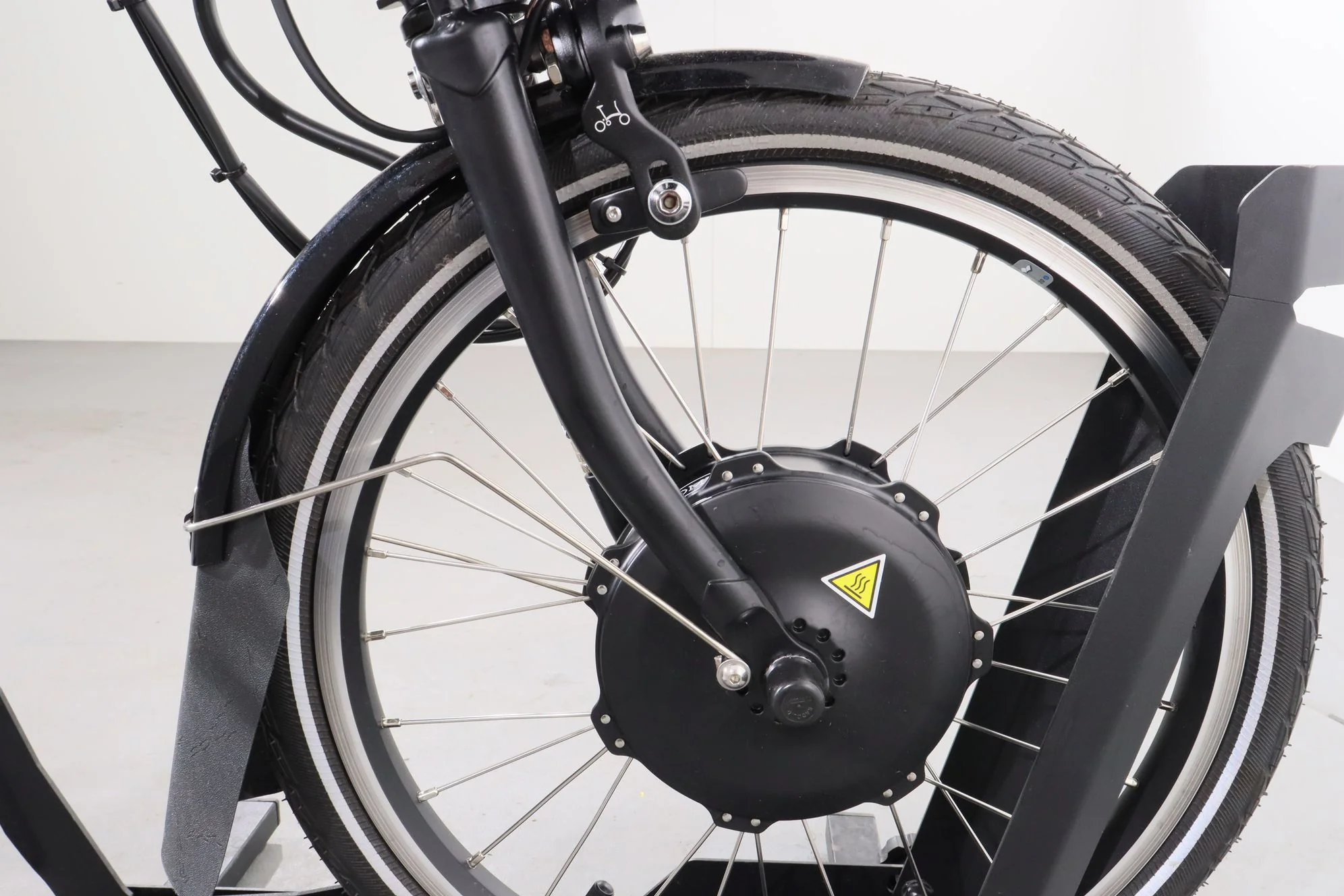 Brompton C Line Electric 6 Speed - High - Image 11