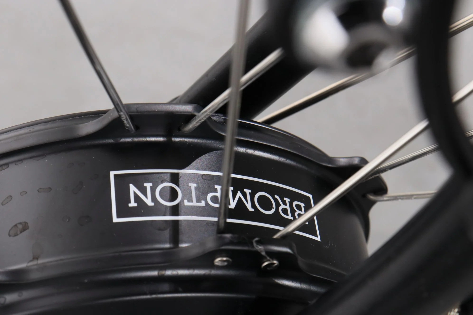Brompton C Line Electric 6 Speed - High - Image 8
