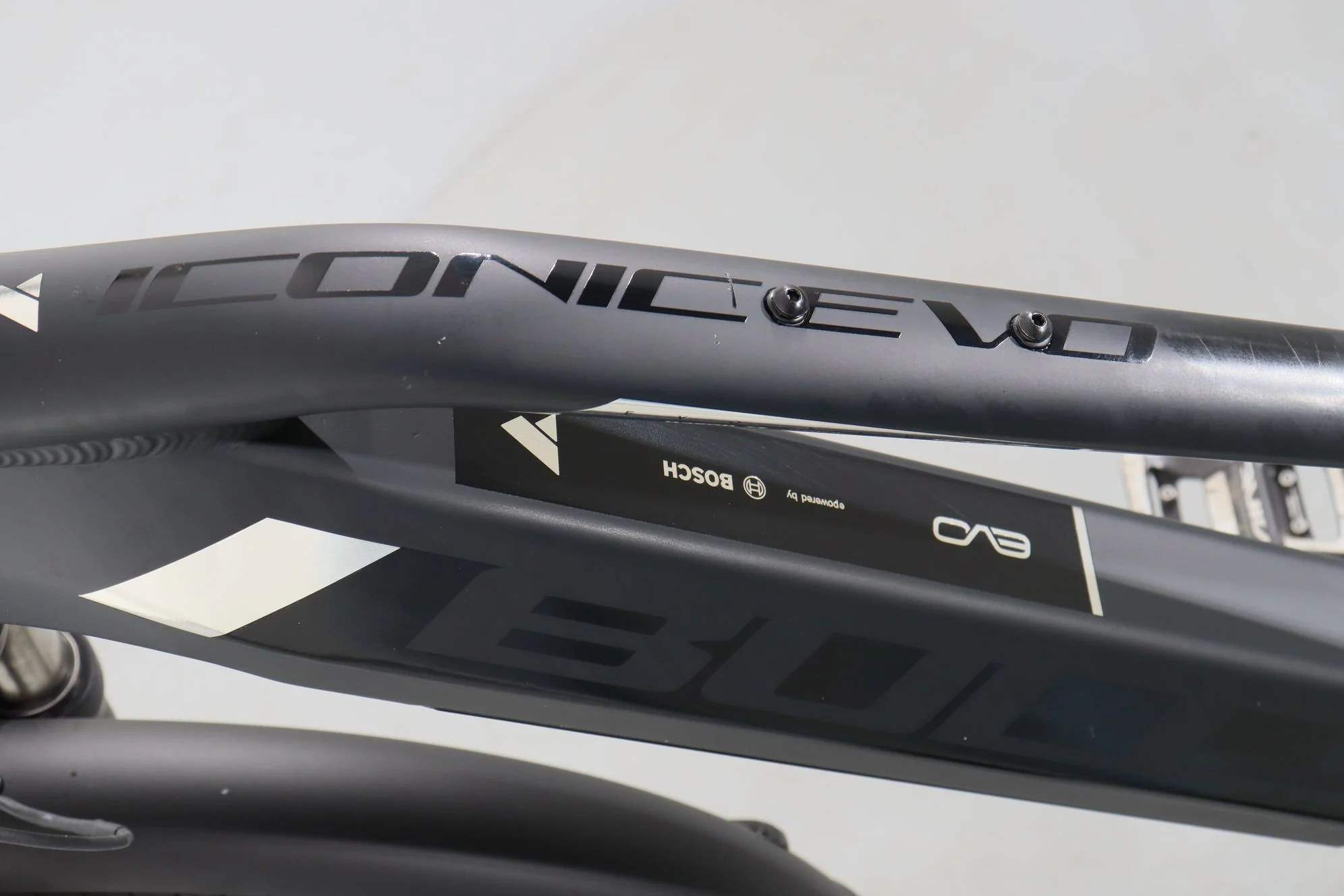Bulls ICONIC EVO 1 - Image 11