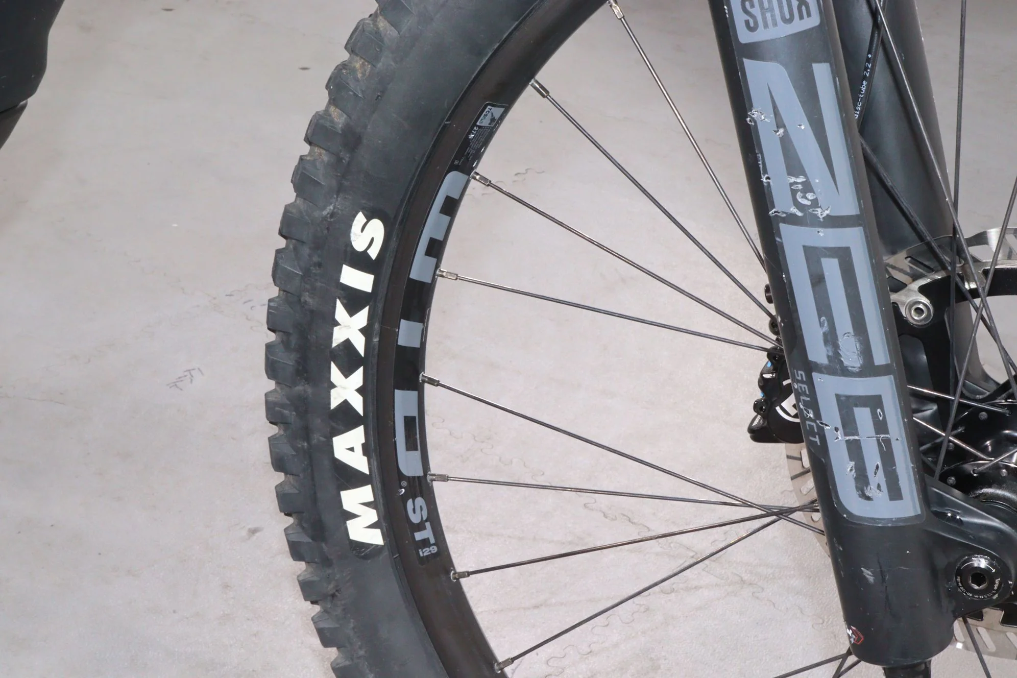 Cannondale 27.5 Moterra Neo Carbon 2 Alpine - Image 16