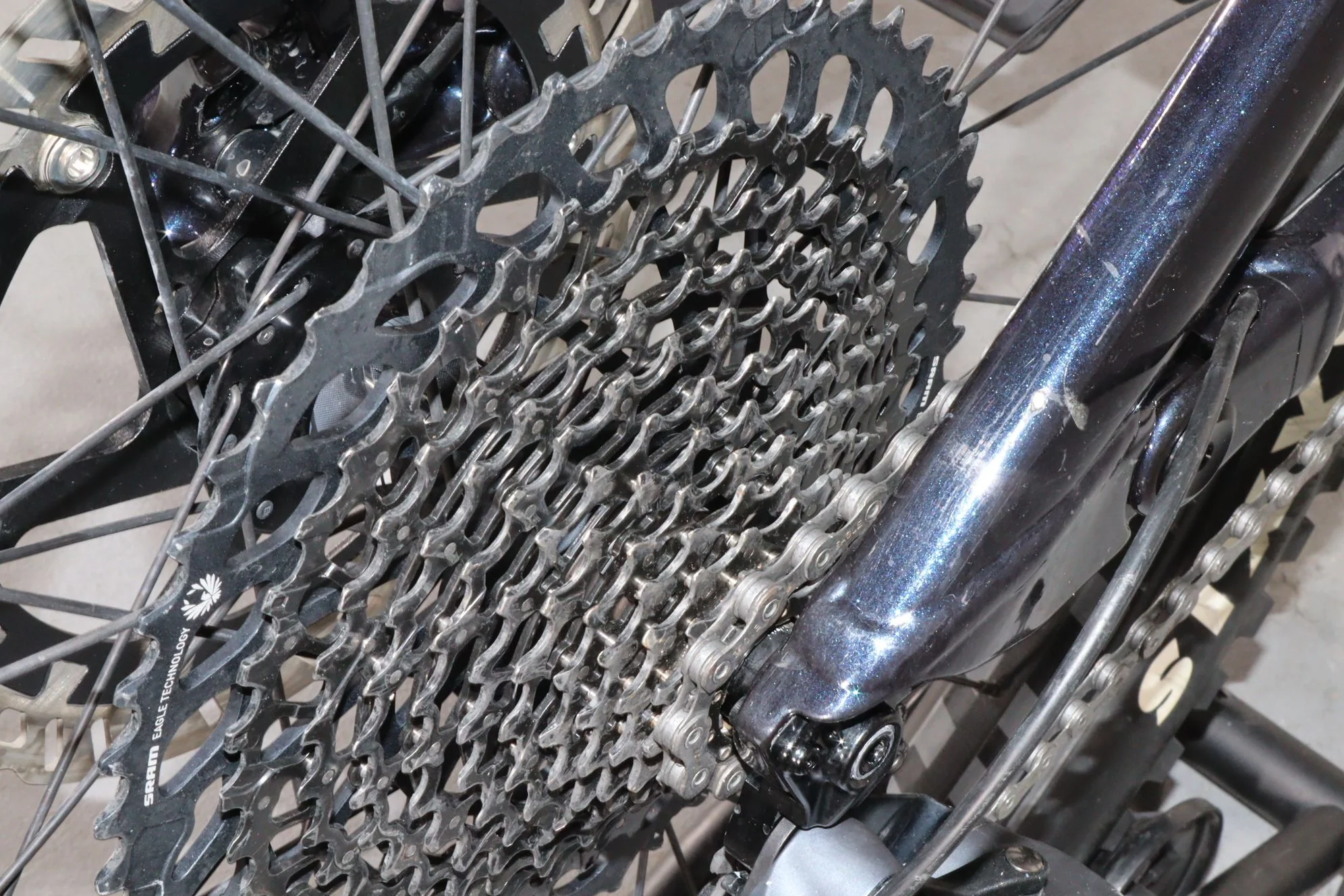 Cannondale 27.5 Moterra Neo Carbon 2 Alpine - Image 18