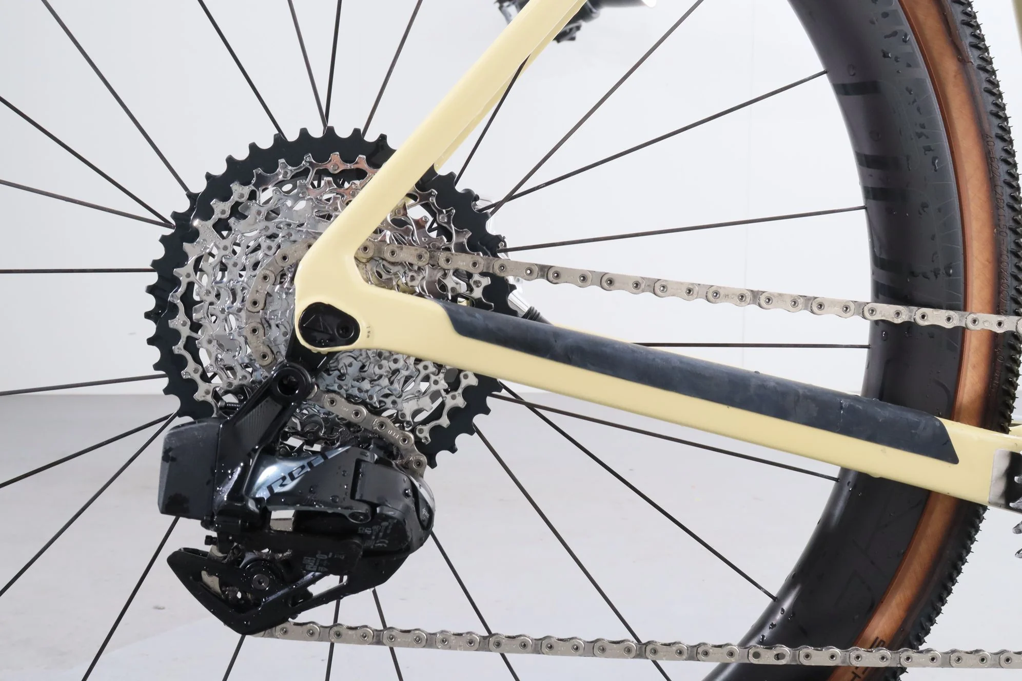 Canyon Grail CF SLX 9 eTap - Image 10