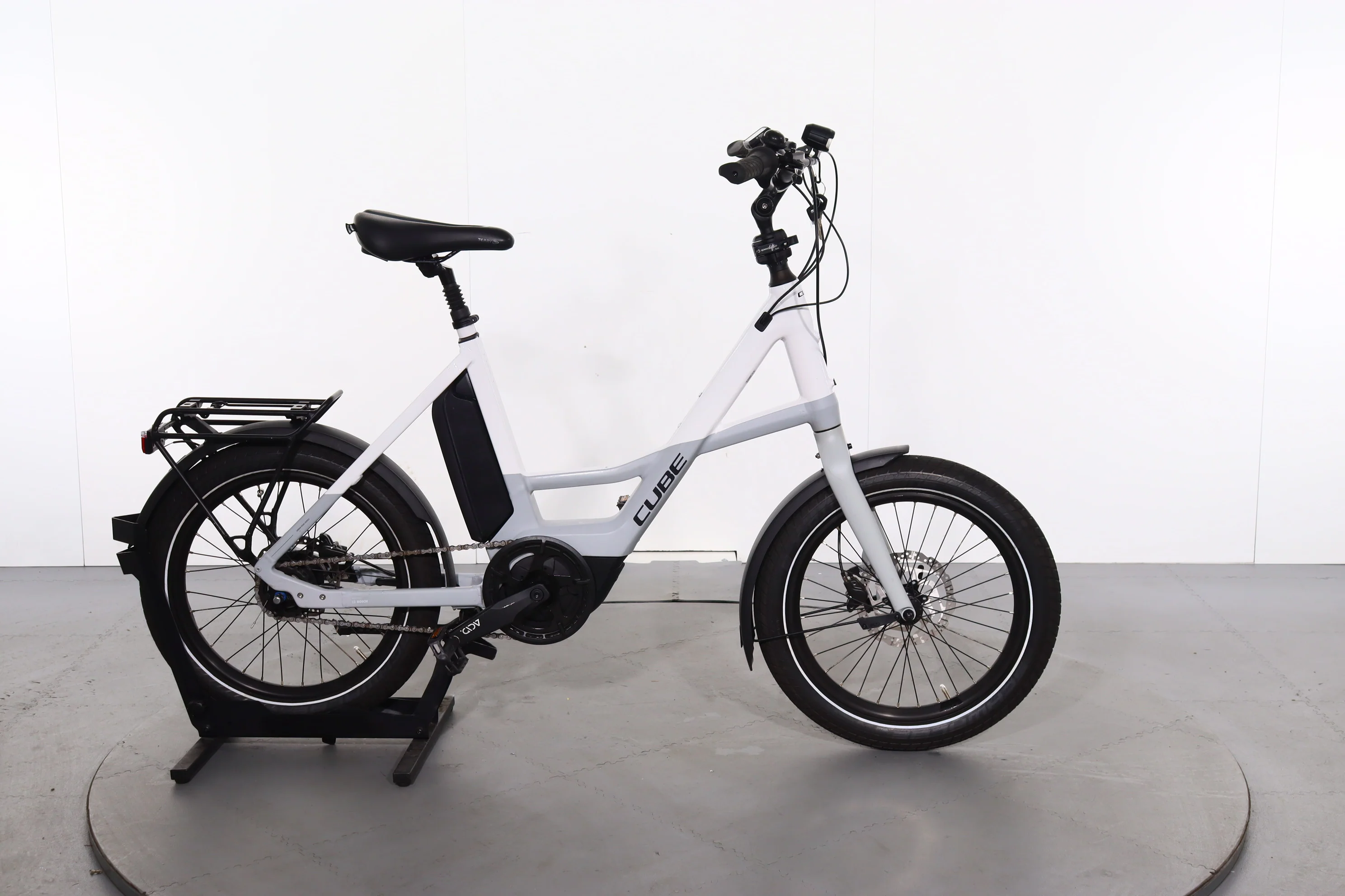 Cube Compact Hybrid