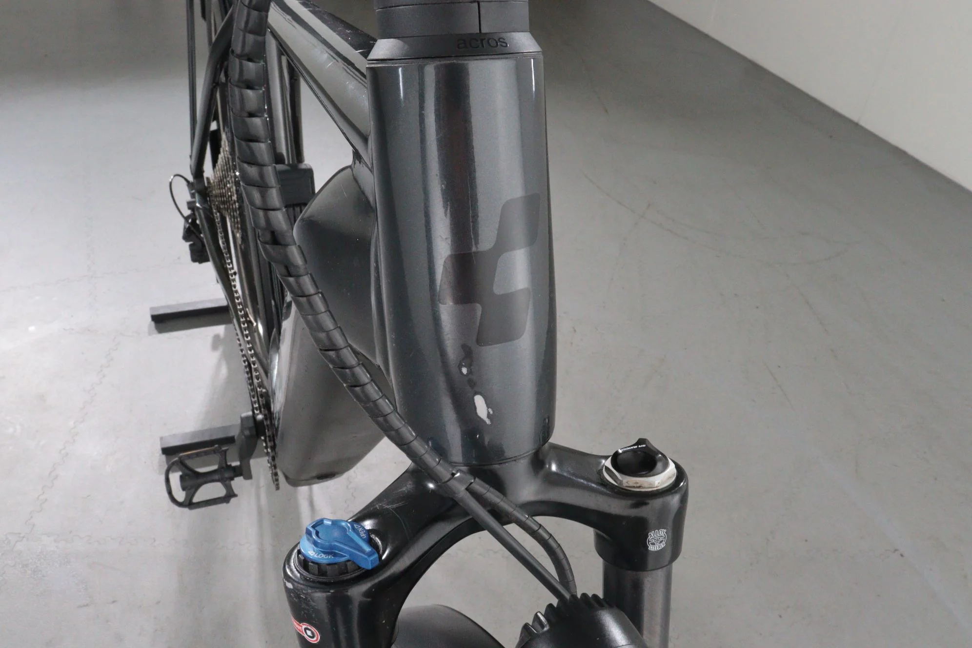 Cube Kathmandu Hybrid EXC - Image 12