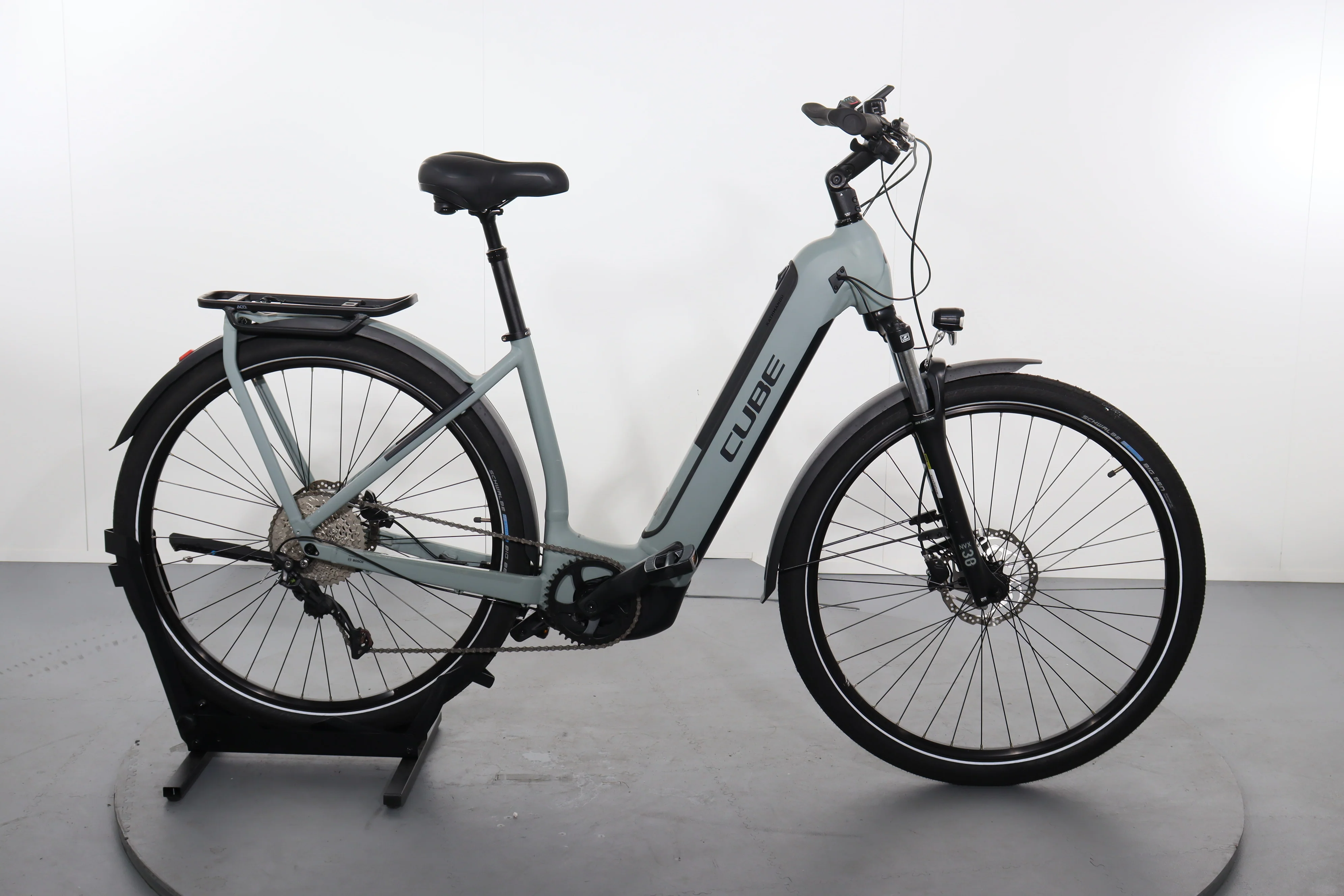 Cube Kathmandu Hybrid ONE 750