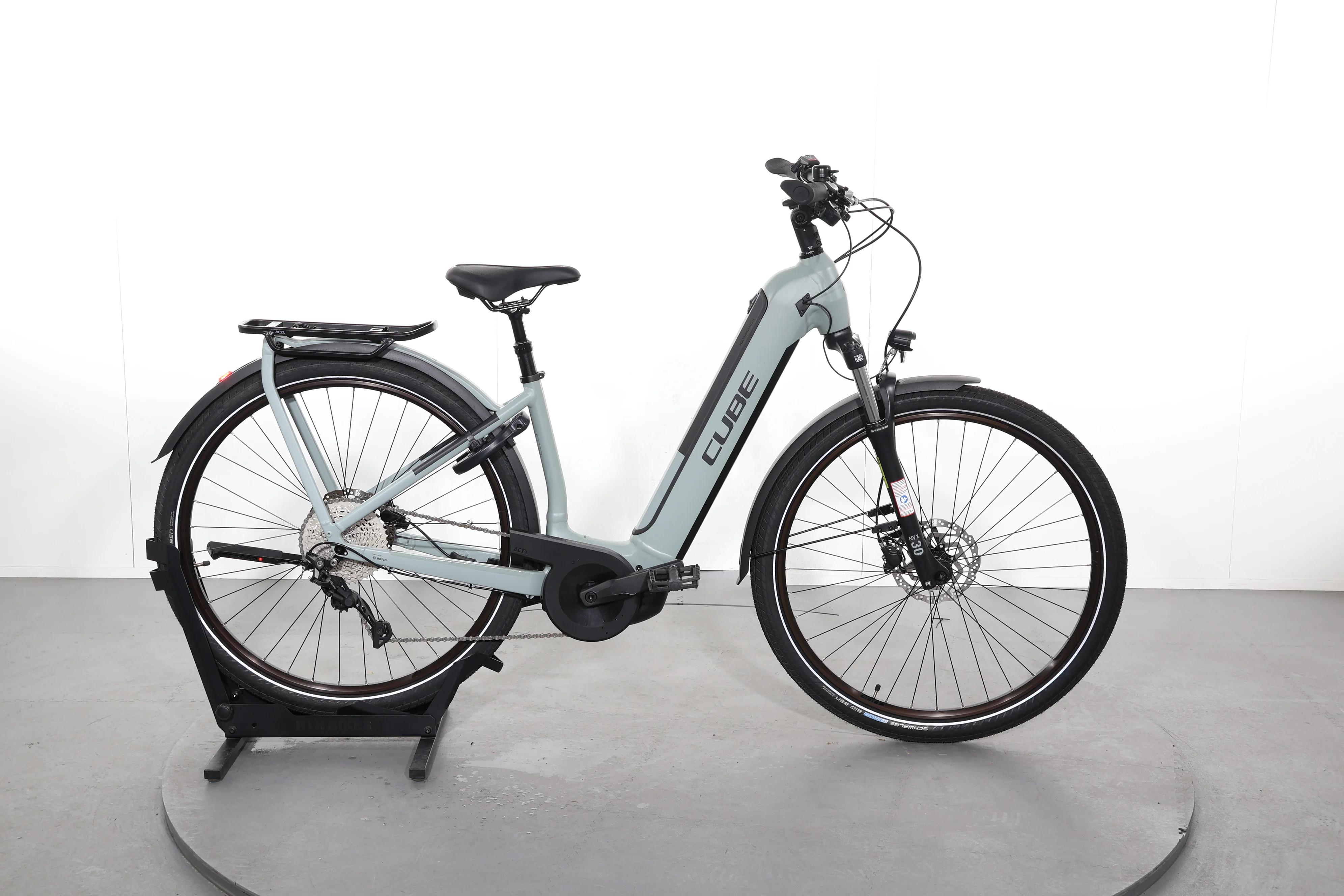 Cube Kathmandu Hybrid One 750