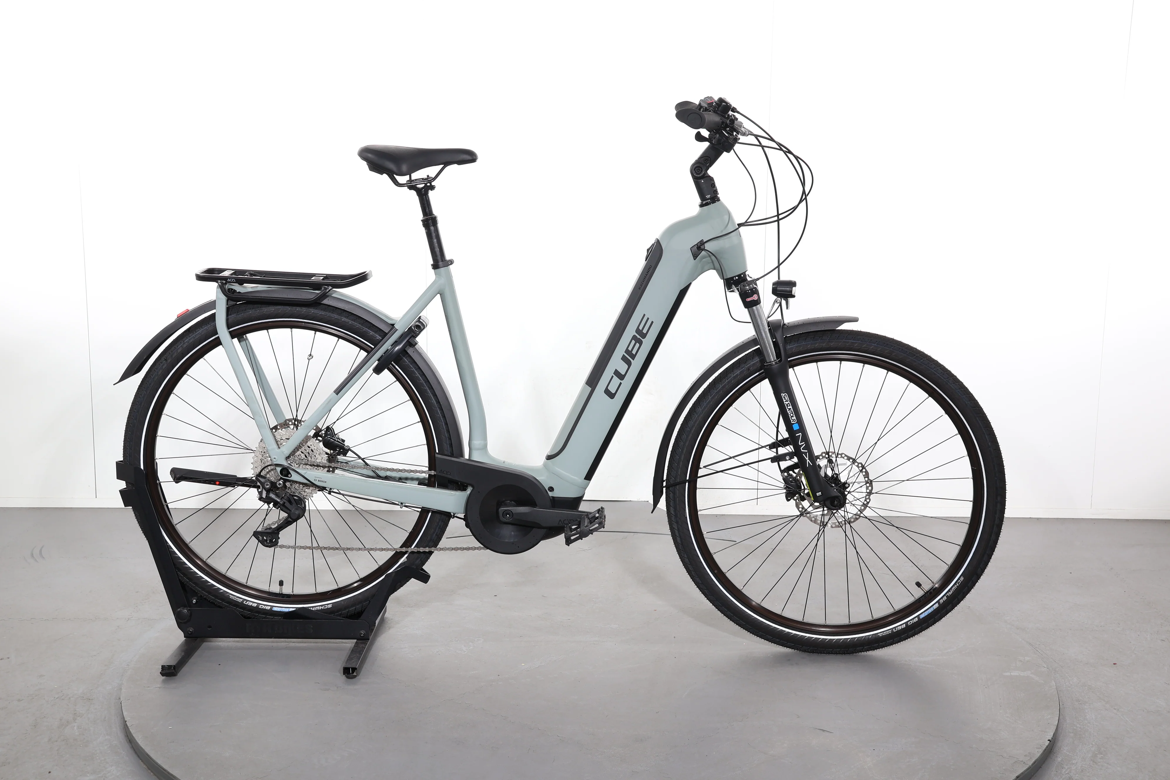 Cube Kathmandu Hybrid One 750