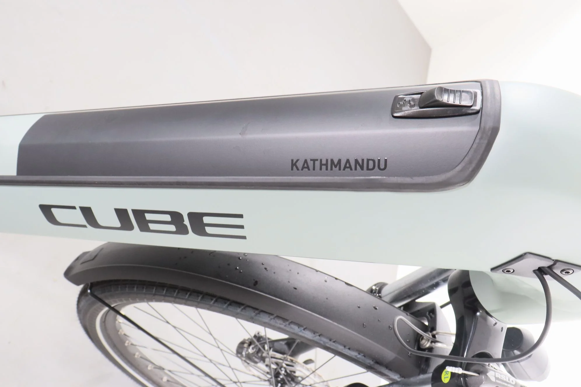Cube Kathmandu Hybrid One 750 - Image 11