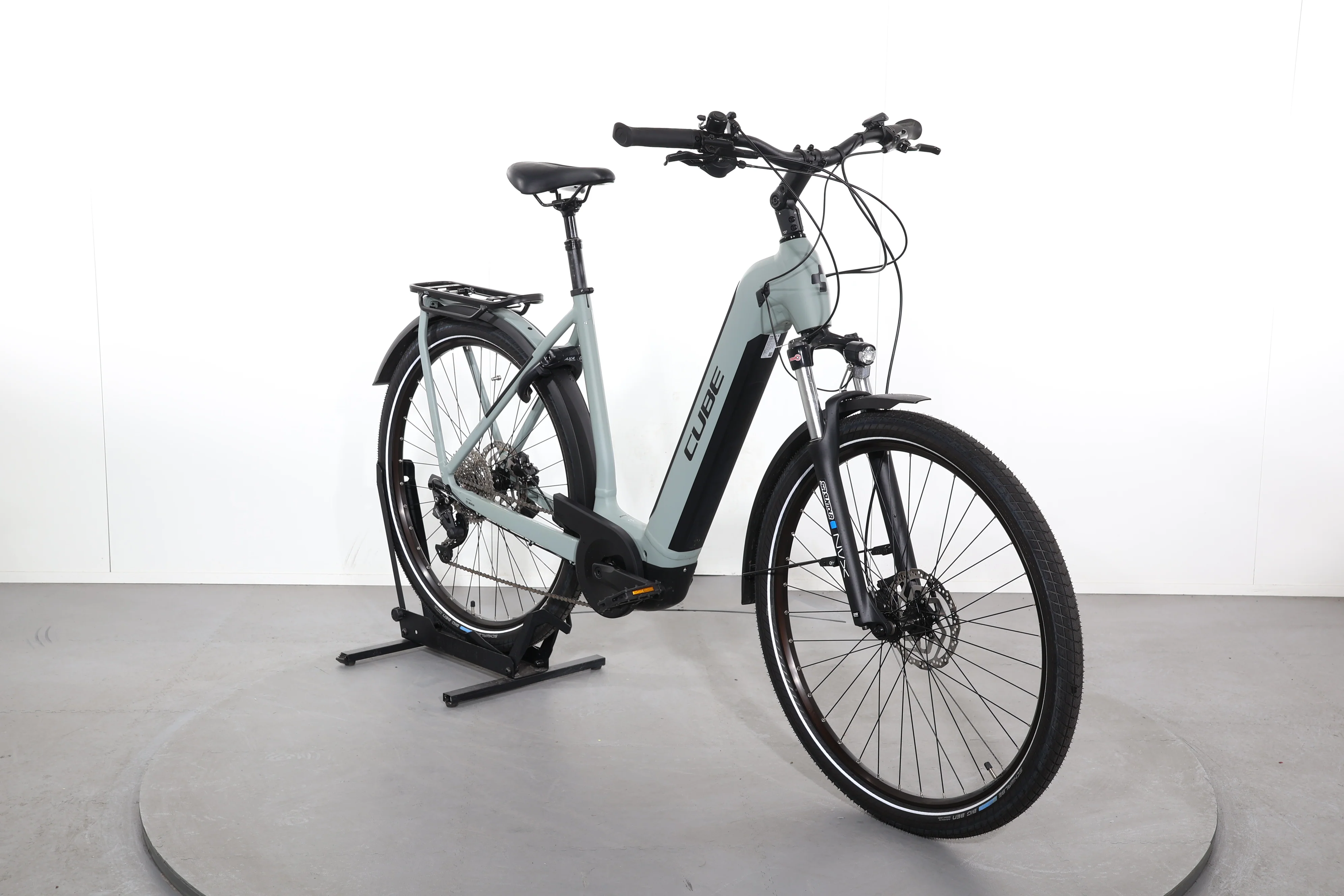 Cube Kathmandu Hybrid One 750 - Image 2