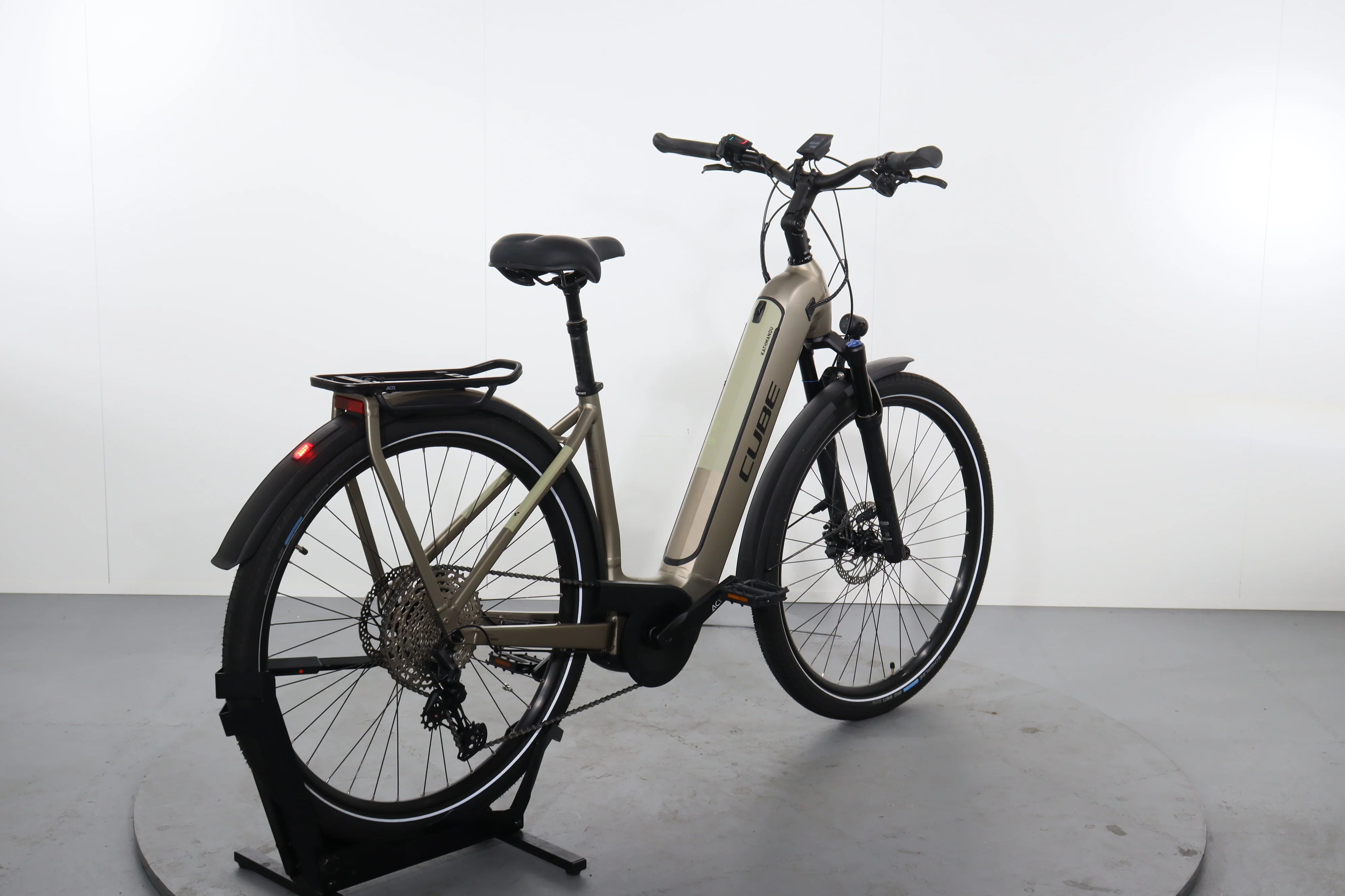 Cube Kathmandu Hybrid Pro 625 - Image 6