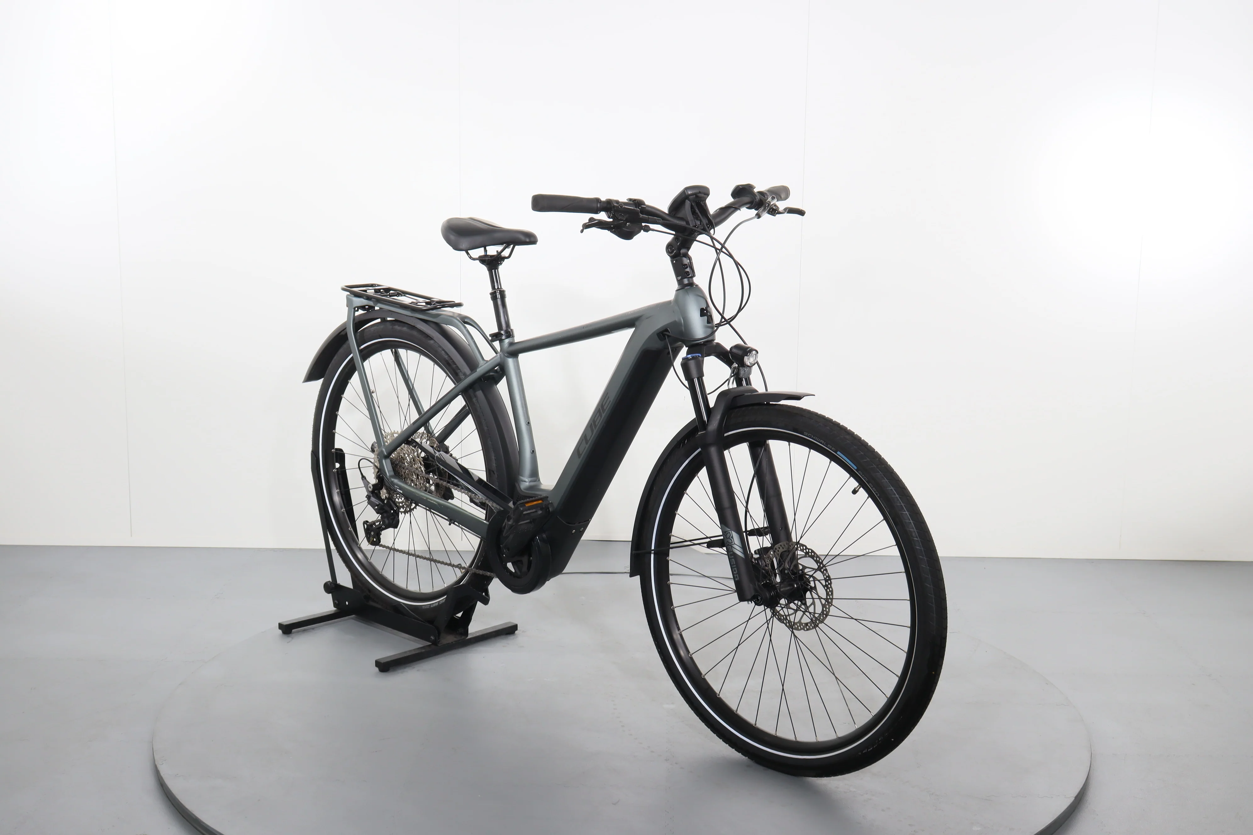 Cube Kathmandu Hybrid Pro 625 - Image 2