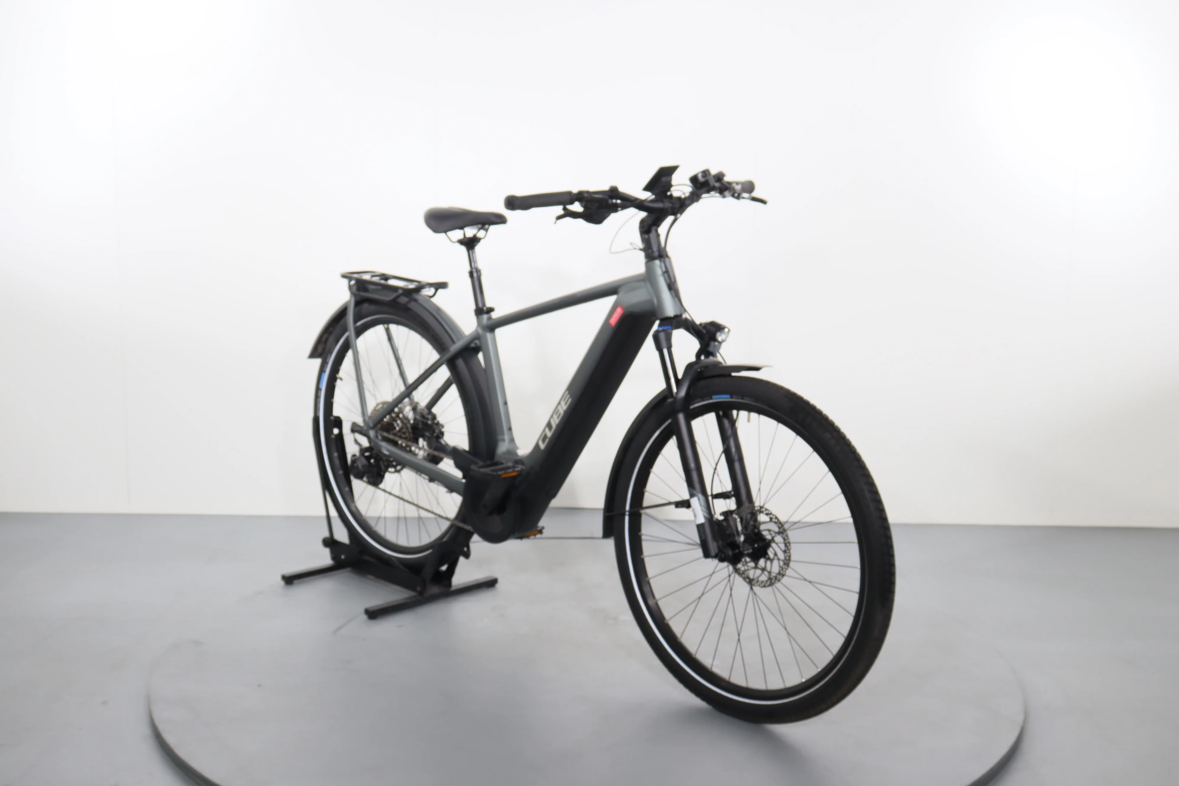 Cube Kathmandu Hybrid Pro 750 - Image 2