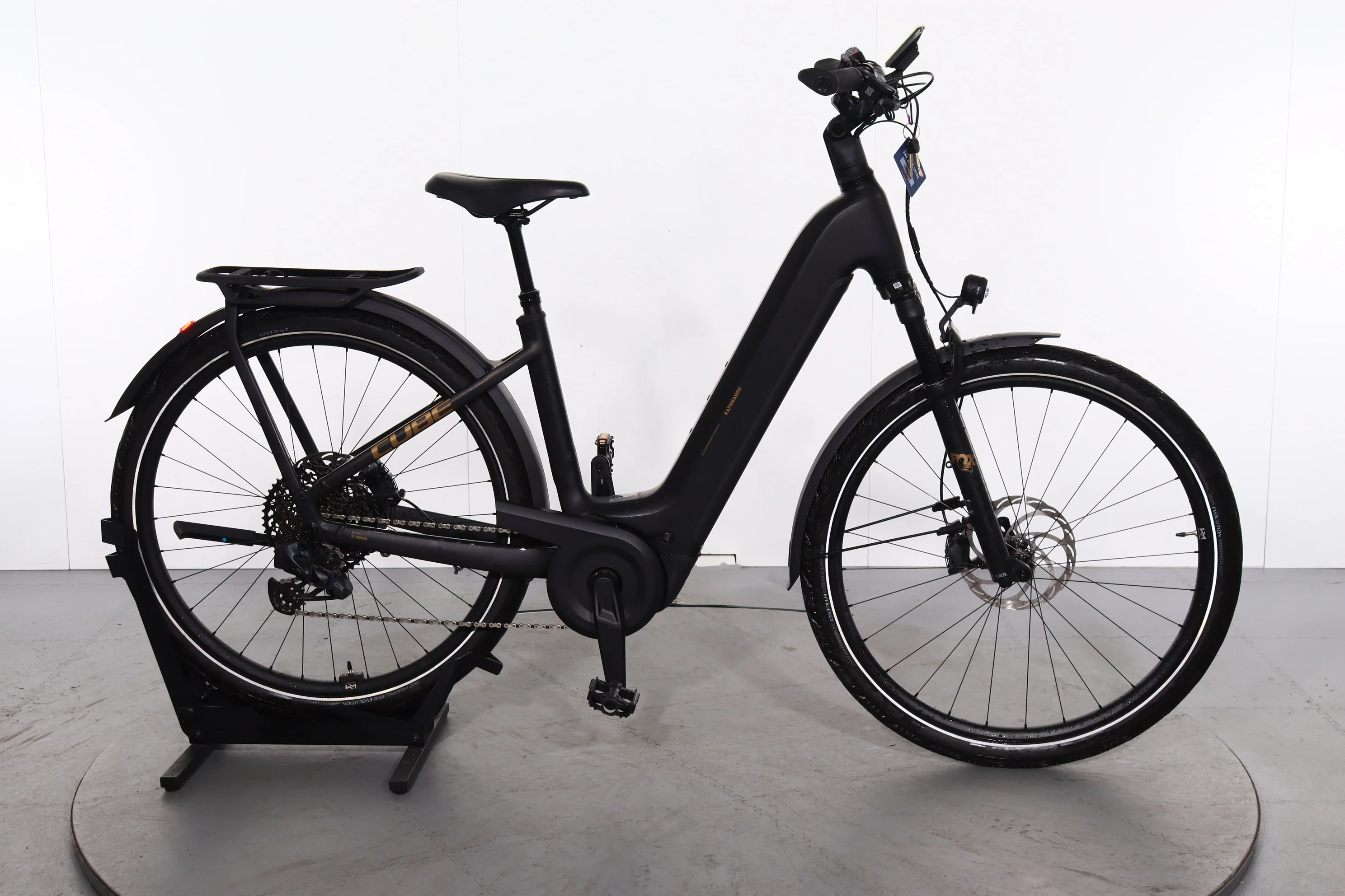 Cube Kathmandu Hybrid SLT