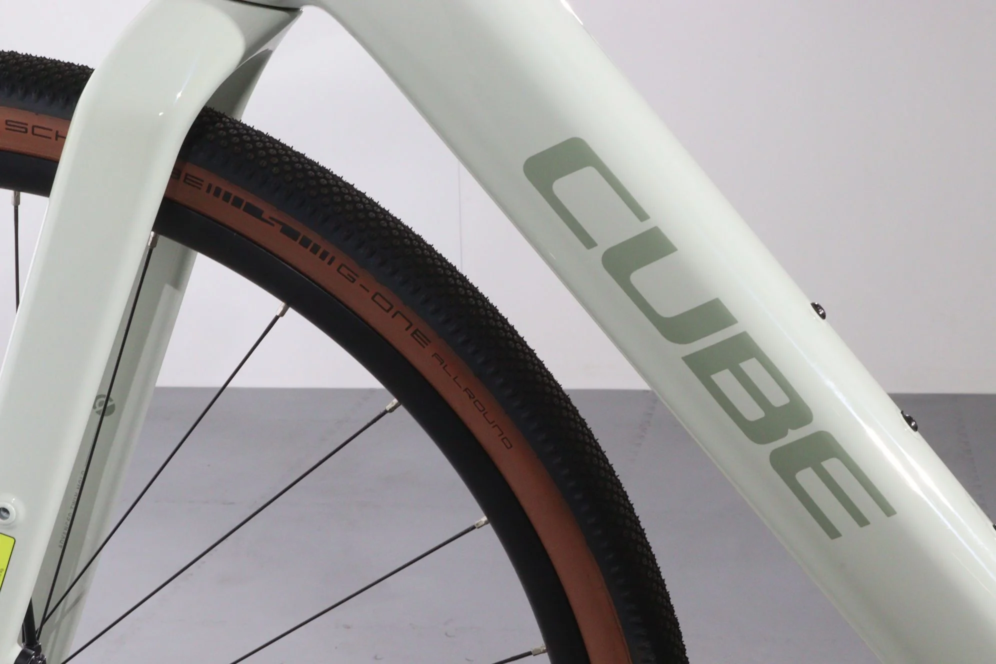 Cube Nuroad Hybrid C:62 Race 400X - Image 9