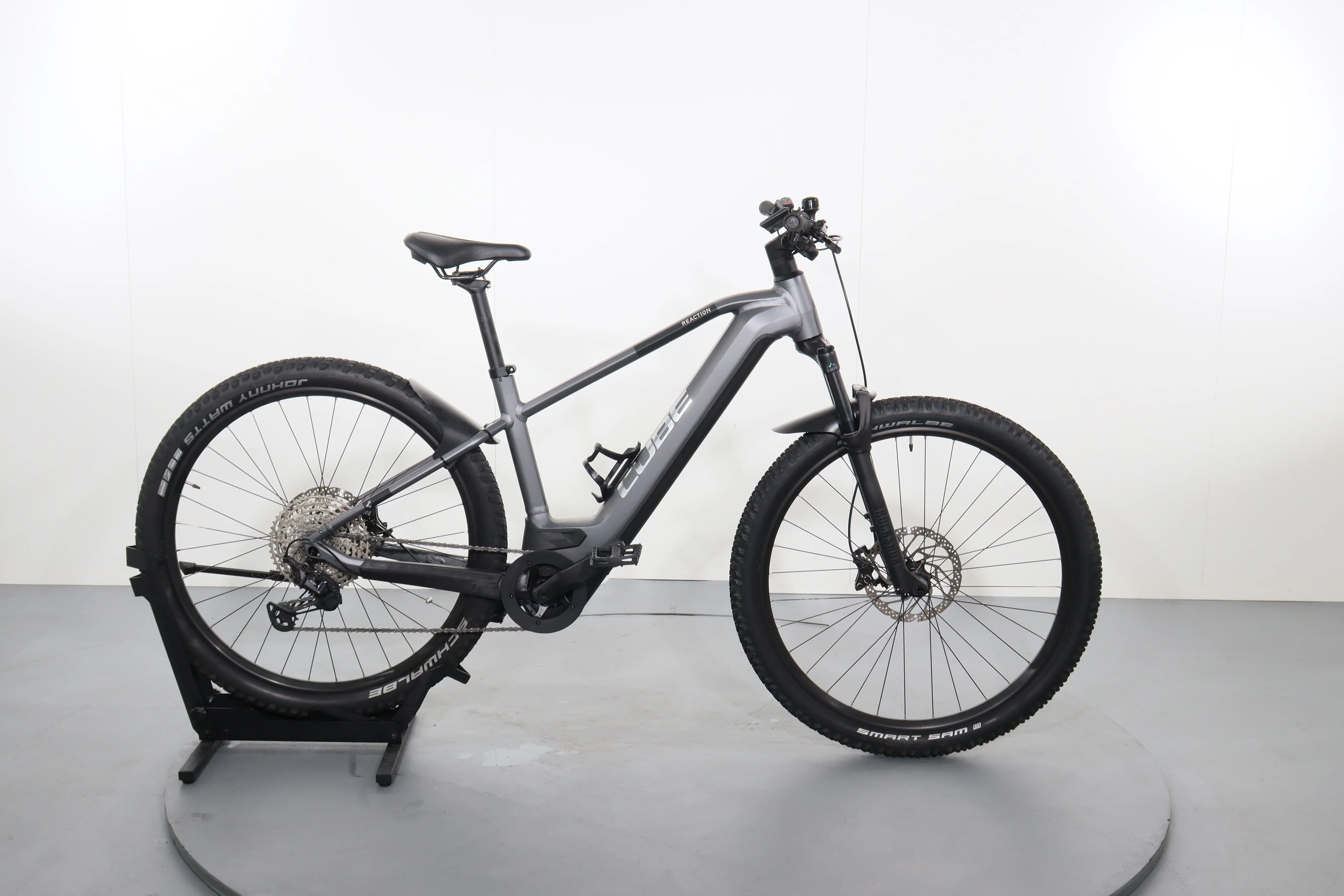 Cube Reaction Hybrid Race 750