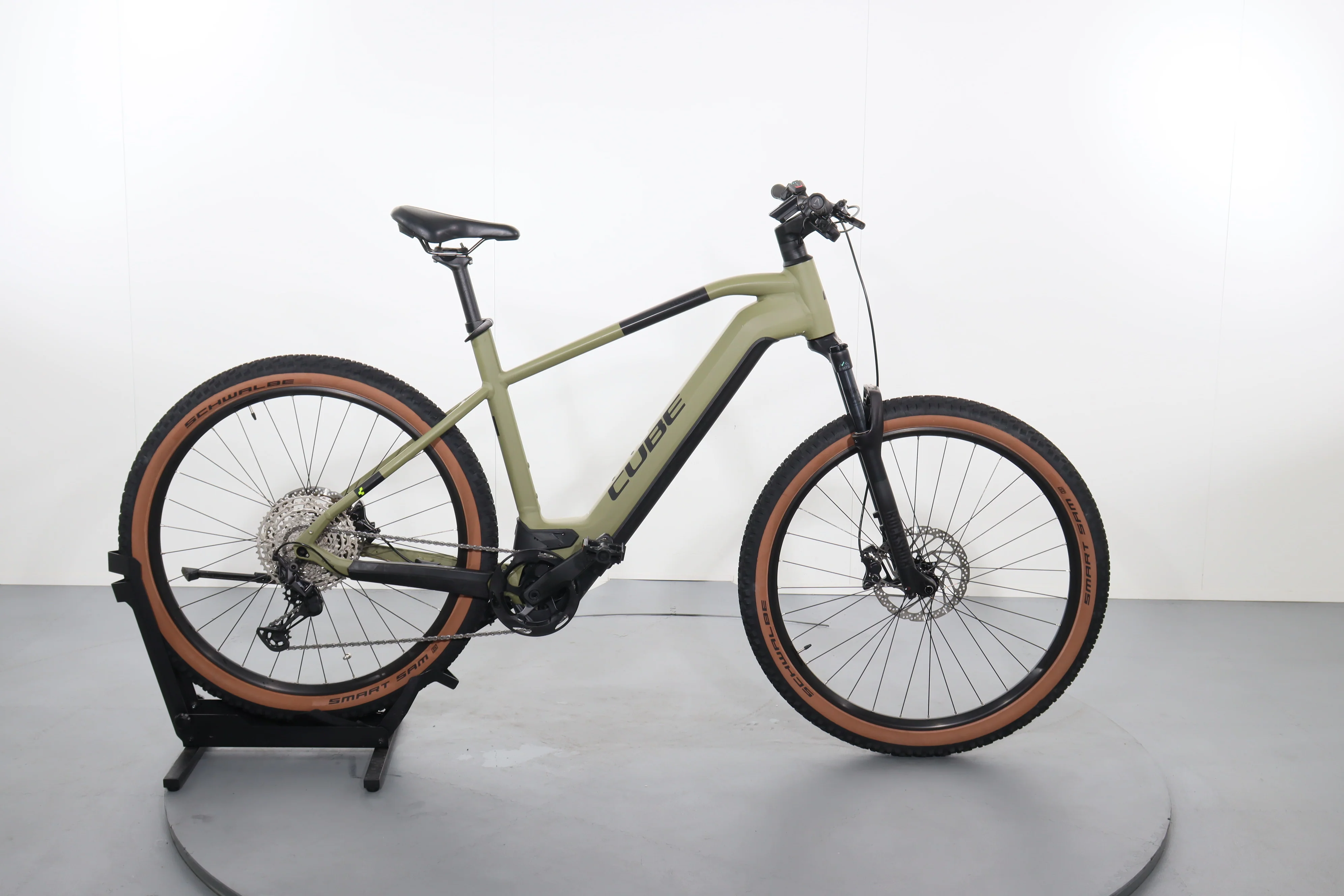 Cube Reaction Hybrid Race 750