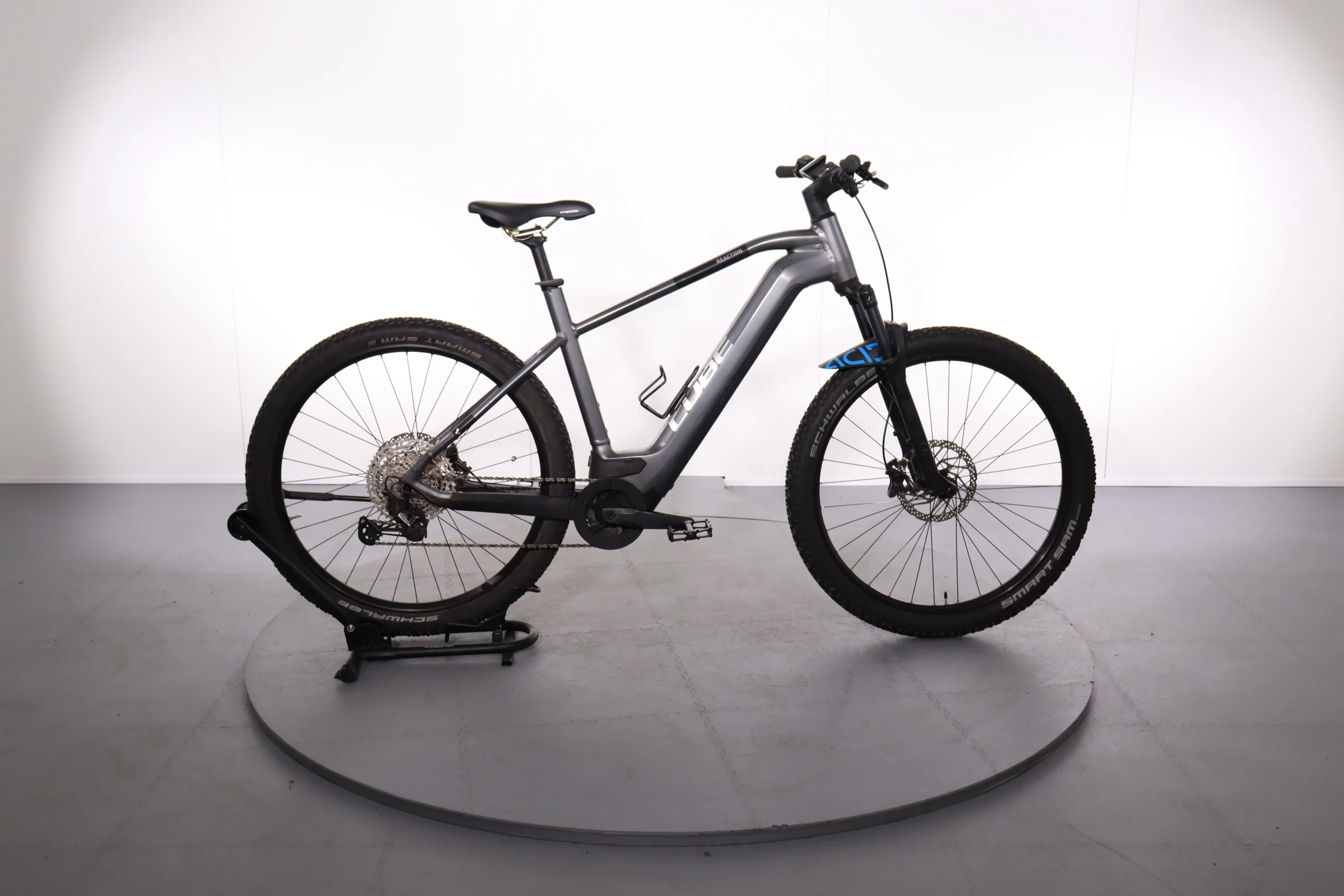 Cube Reaction Hybrid Race 750