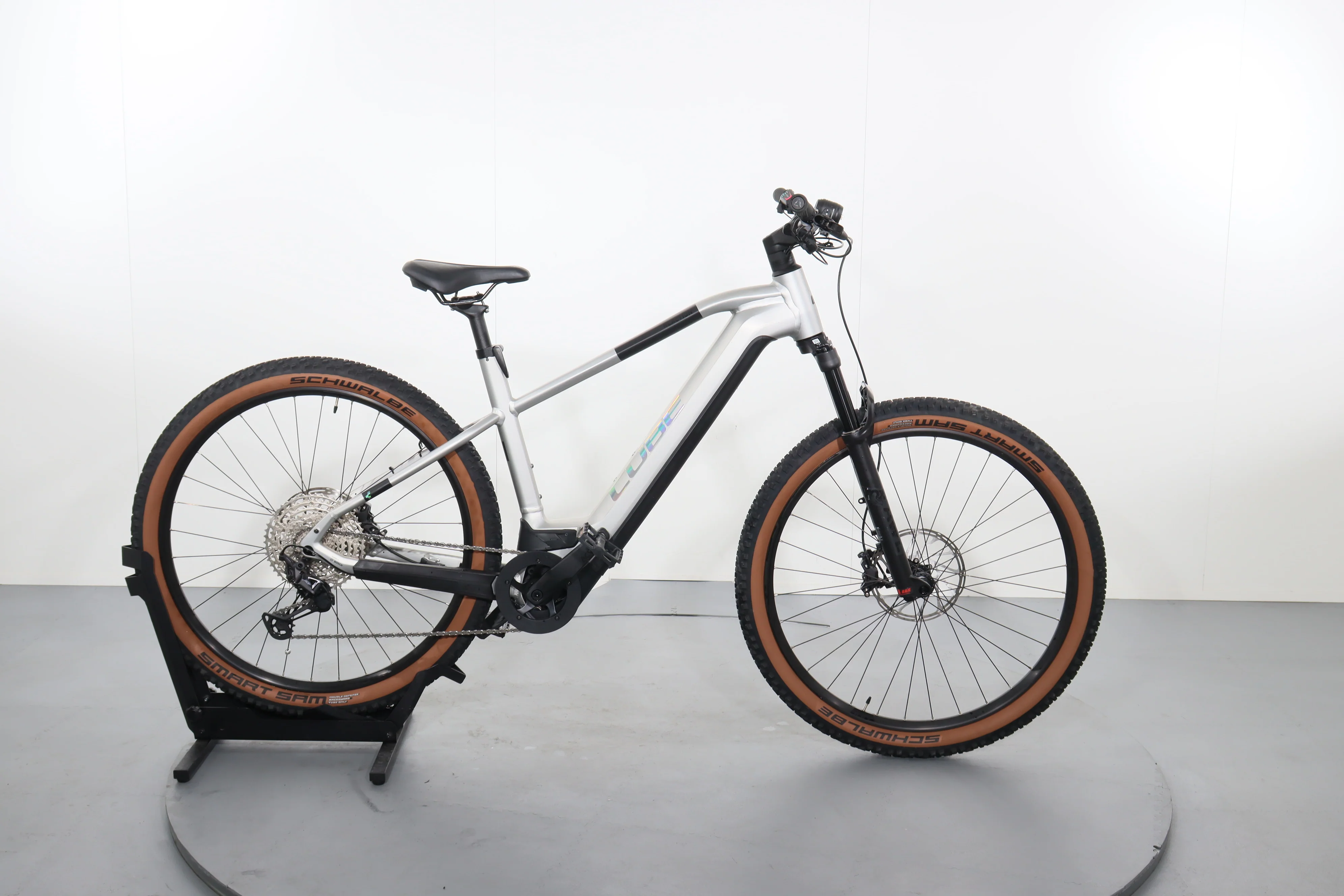 Cube Reaction Hybrid SLX 750