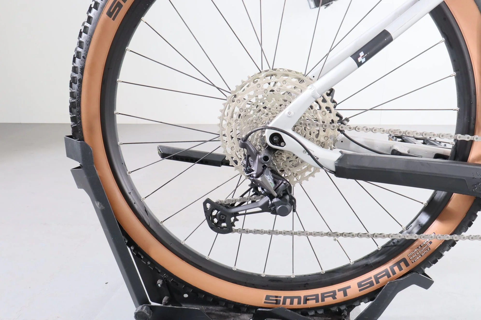 Cube Reaction Hybrid Slx 750 - Image 10