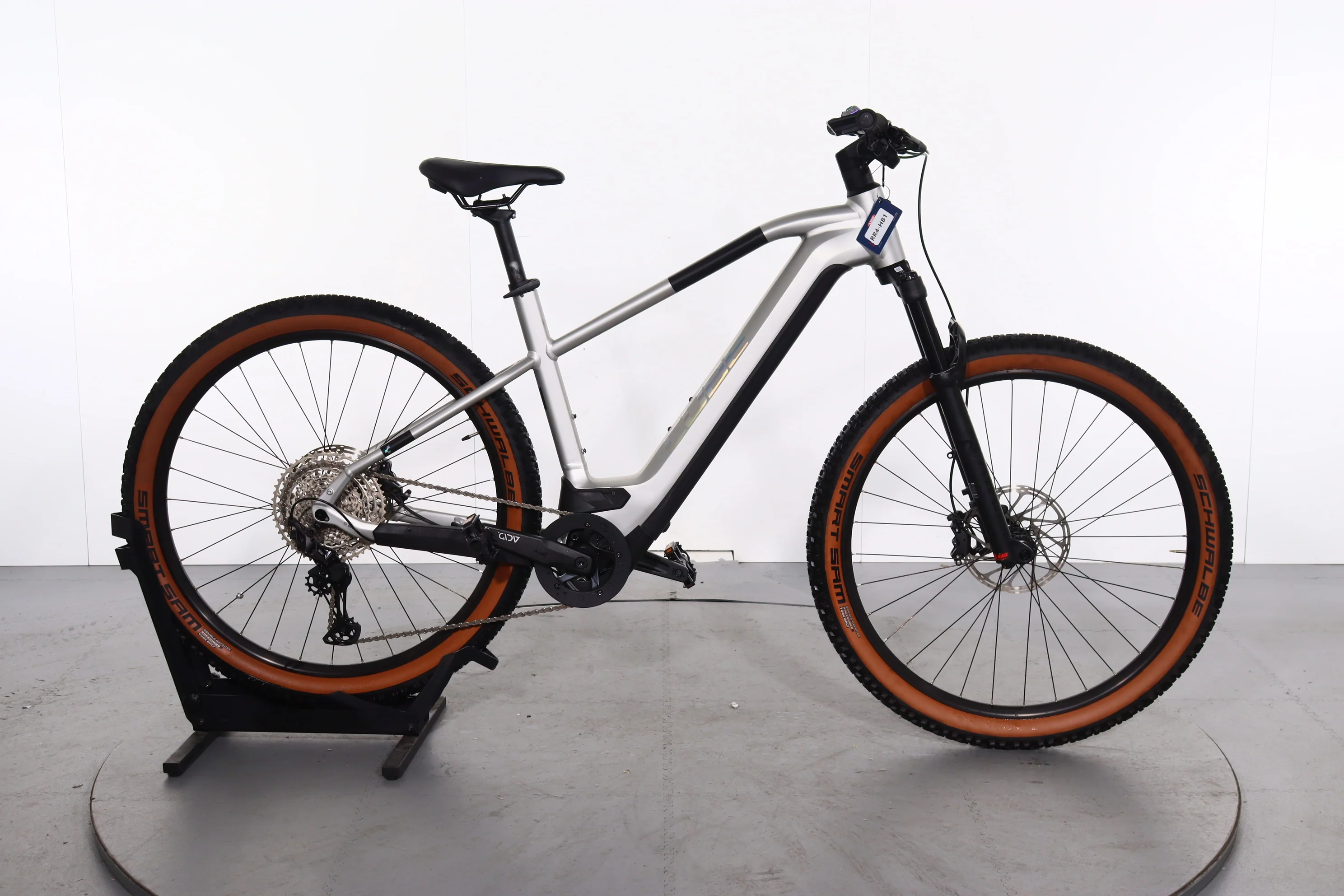 Cube Reaction Hybrid SLX