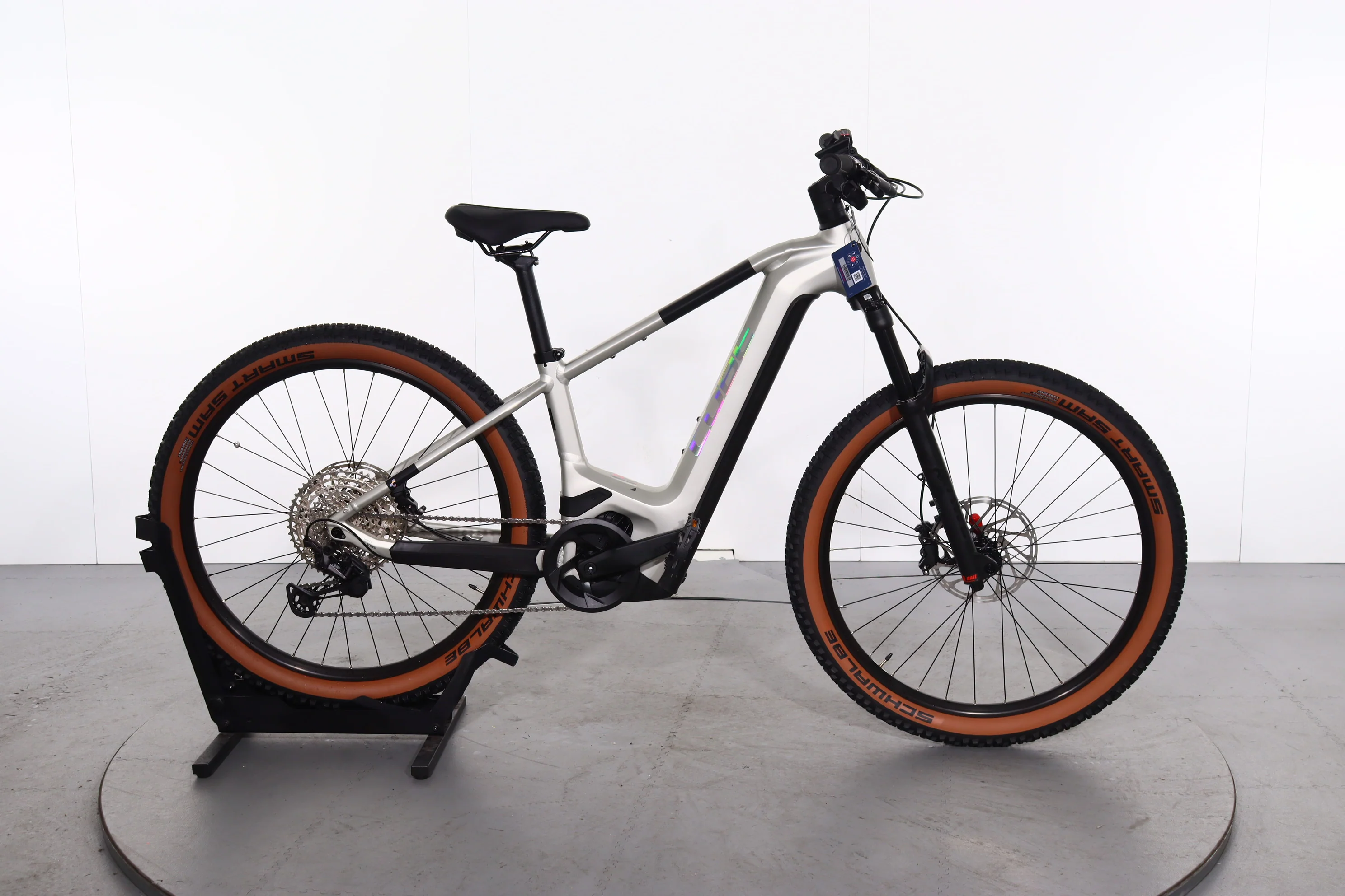 Cube Reaction Hybrid SLX