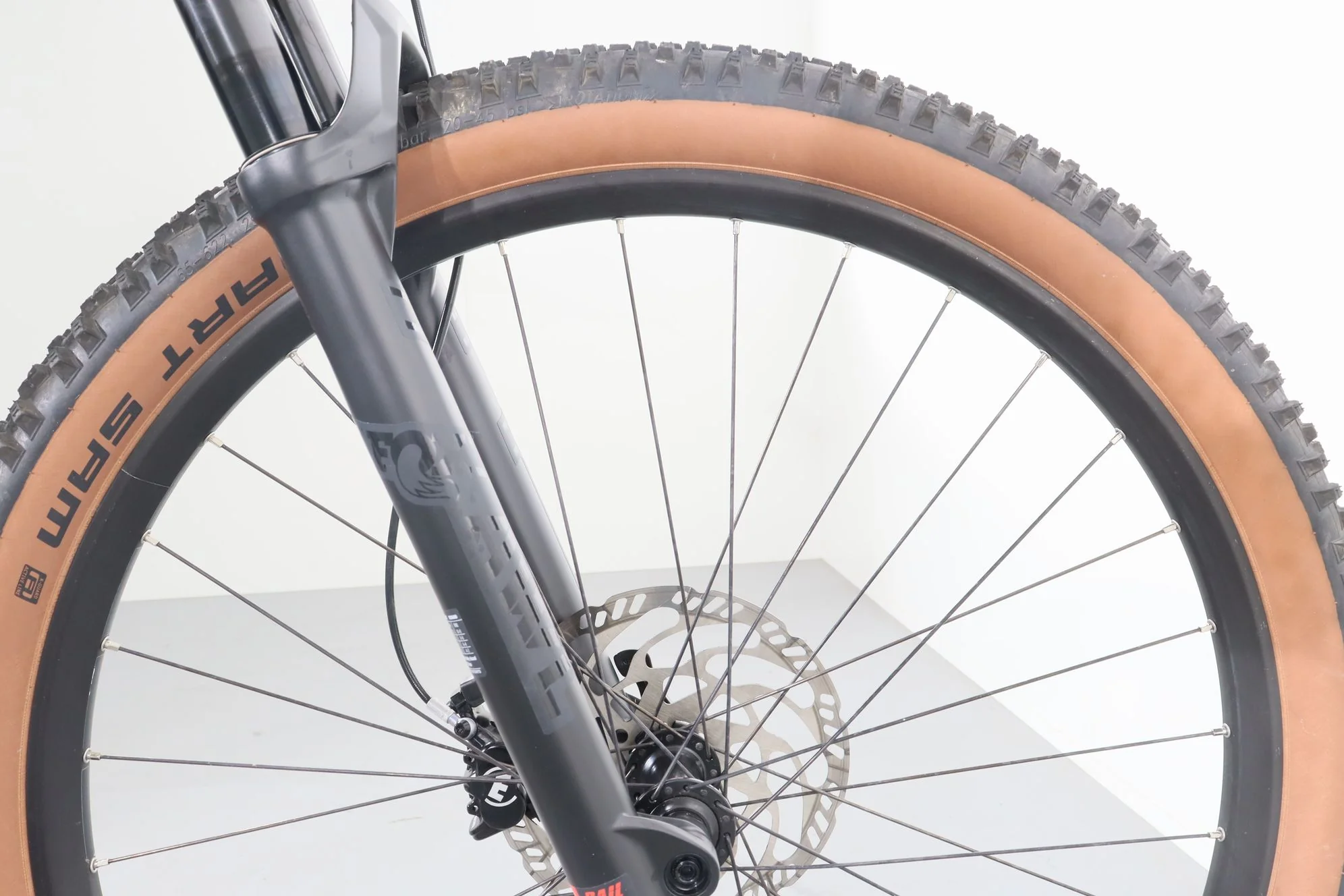 Cube Stereo Hybrid 120 Race 750 - Image 11