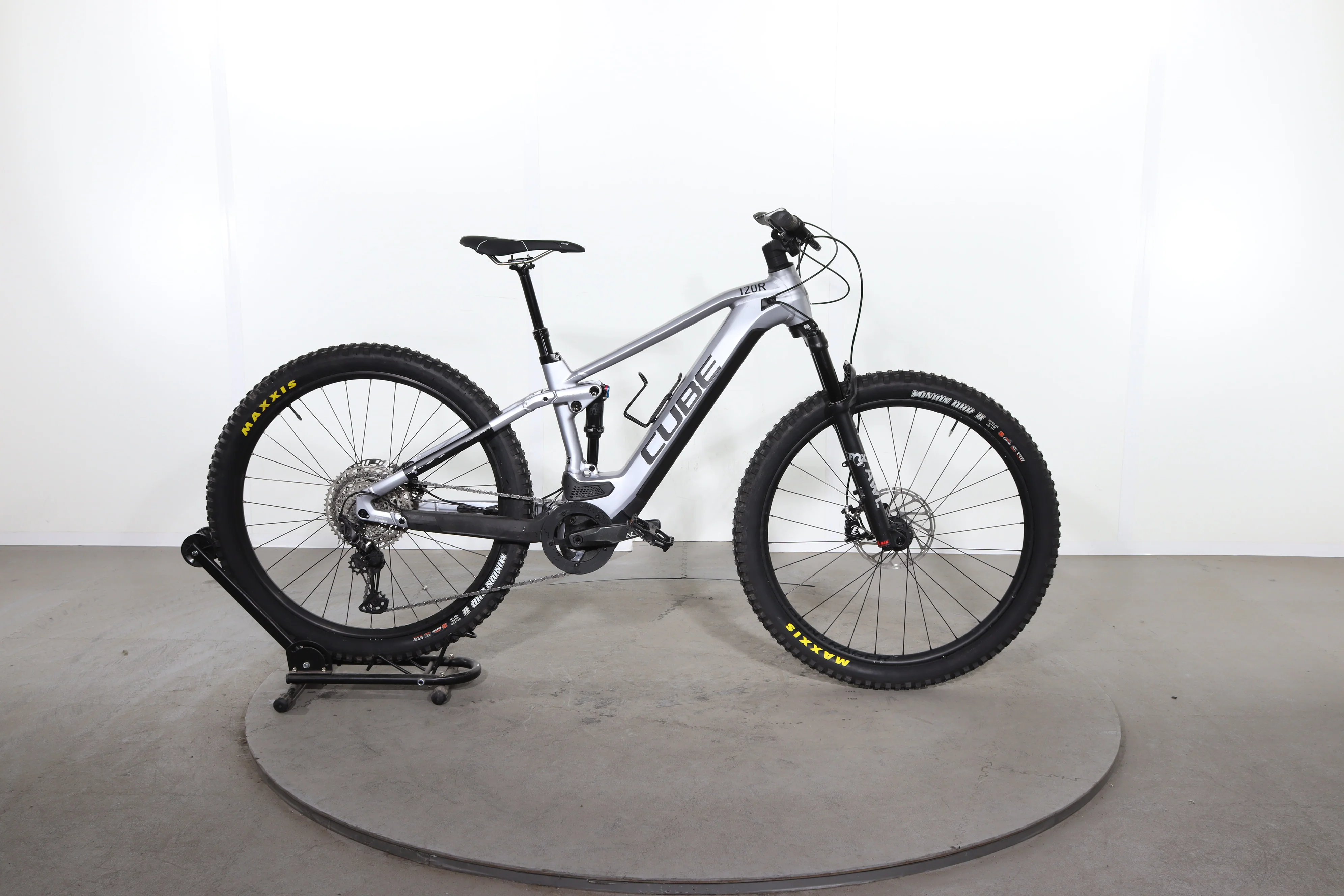 Cube Stereo Hybrid 120 Race