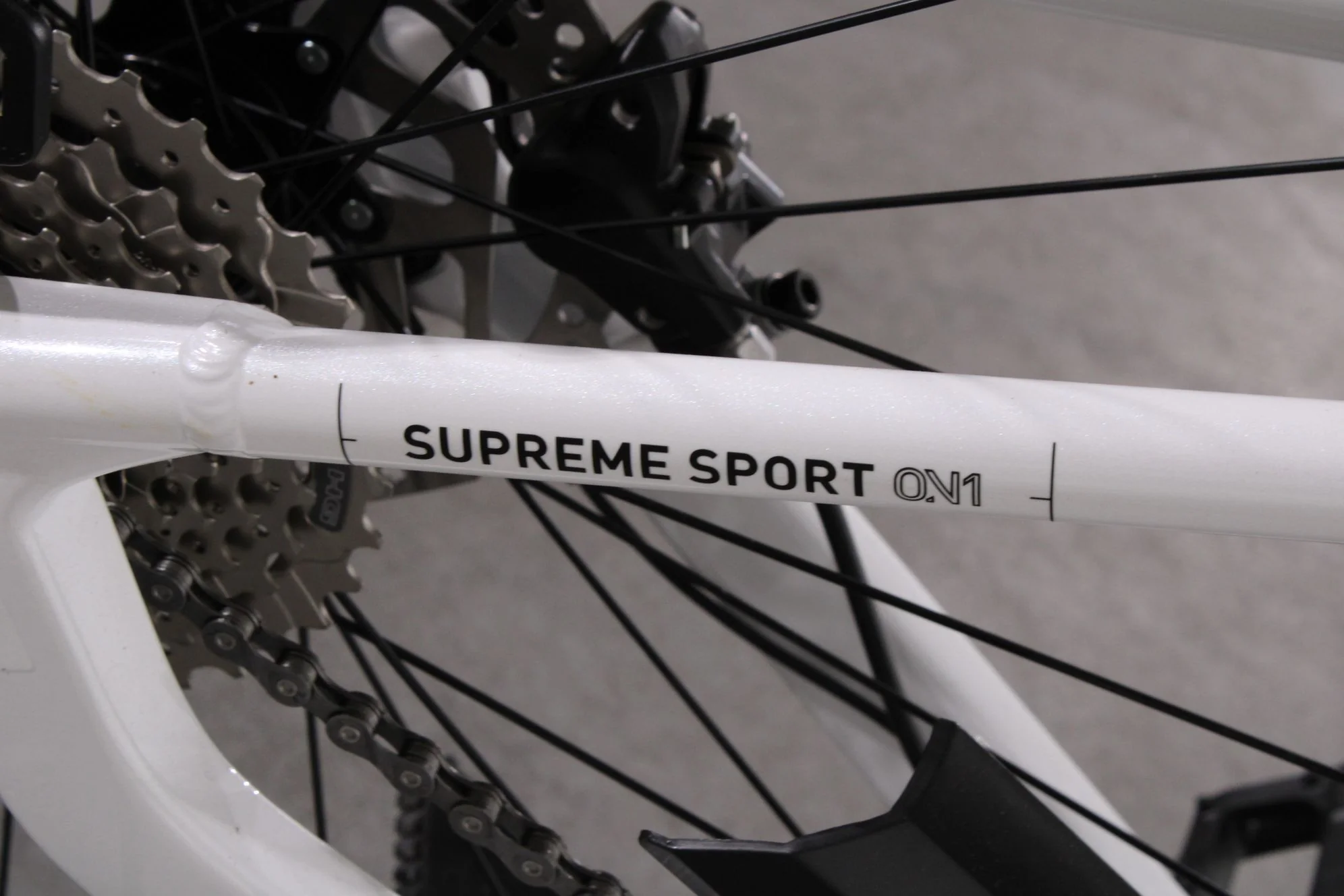 Cube Supreme Sport Hybrid One - Image 11