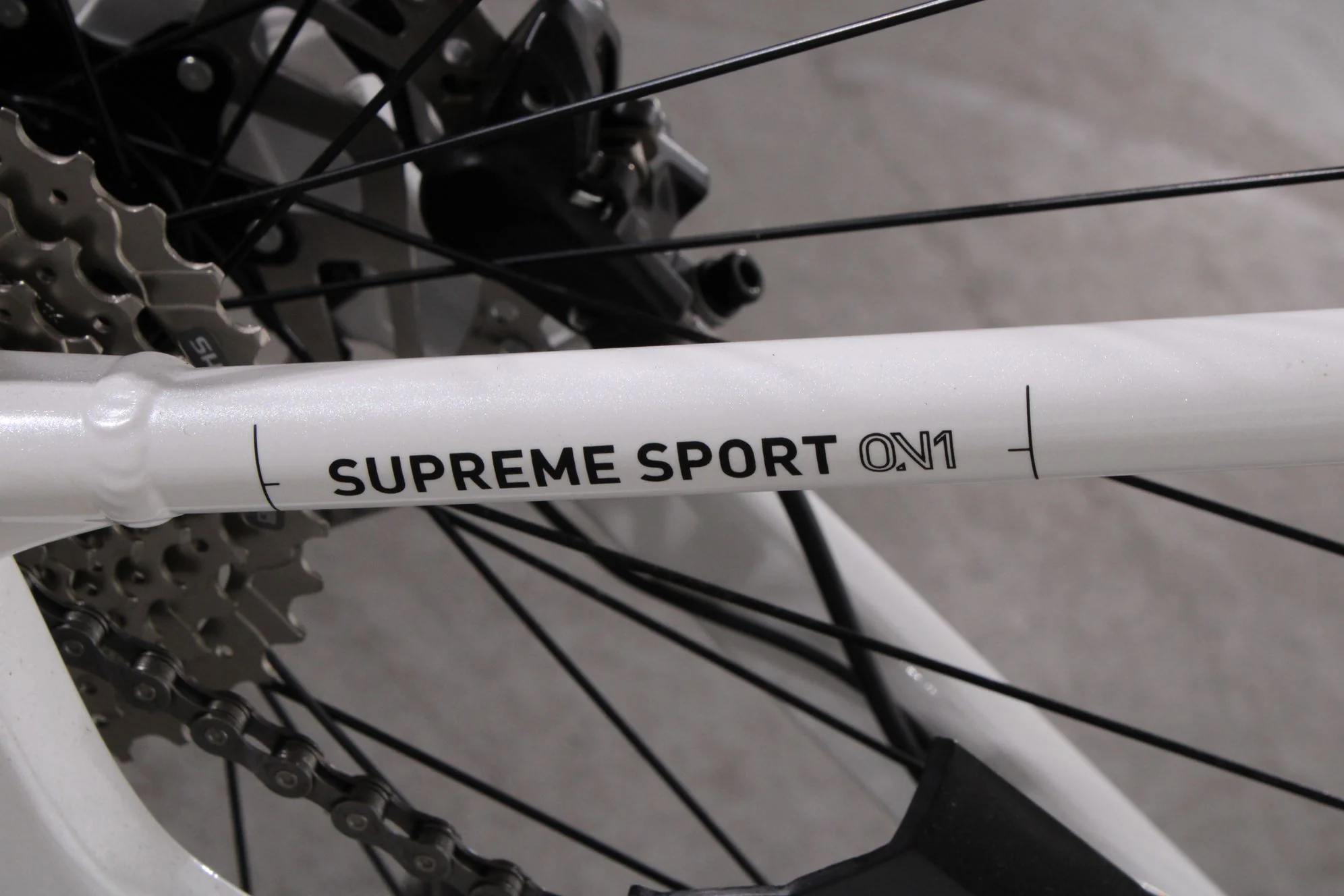 Cube Supreme Sport Hybrid One - Image 11