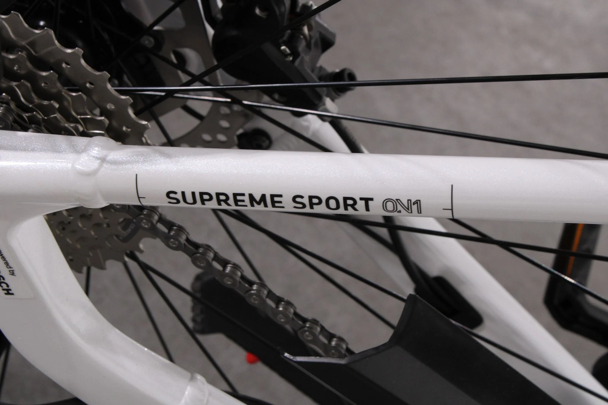 Cube Supreme Sport Hybrid One - Image 11
