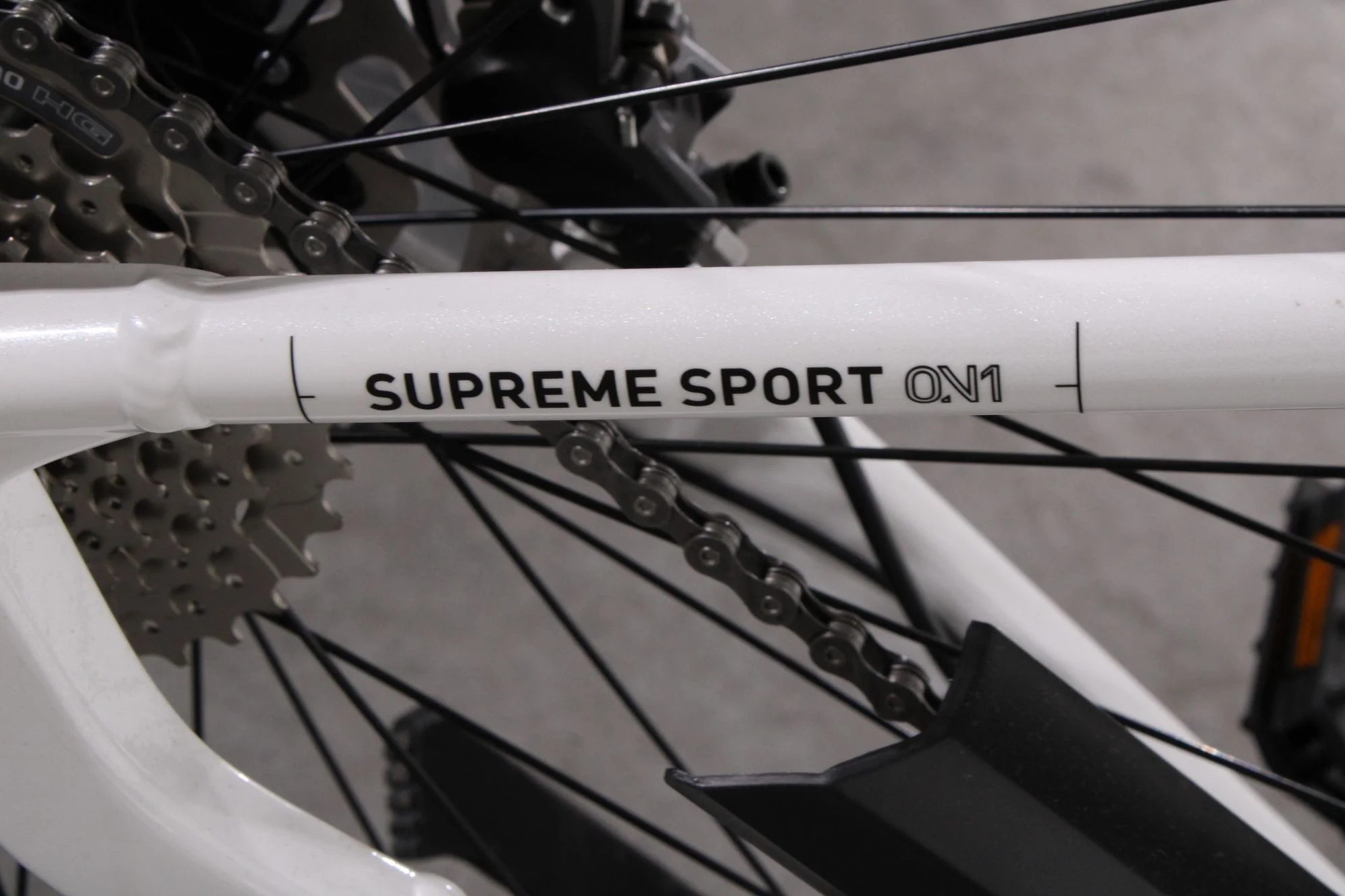 Cube Supreme Sport Hybrid One - Image 11