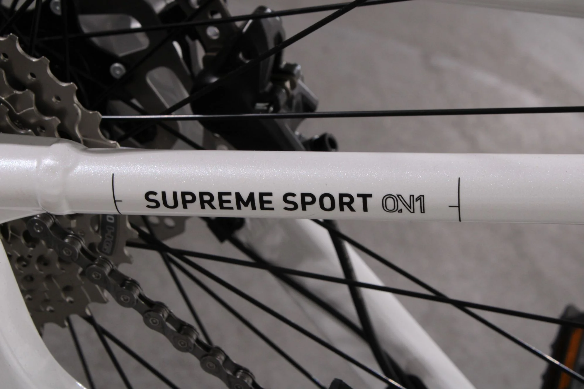 Cube Supreme Sport Hybrid One - Image 11