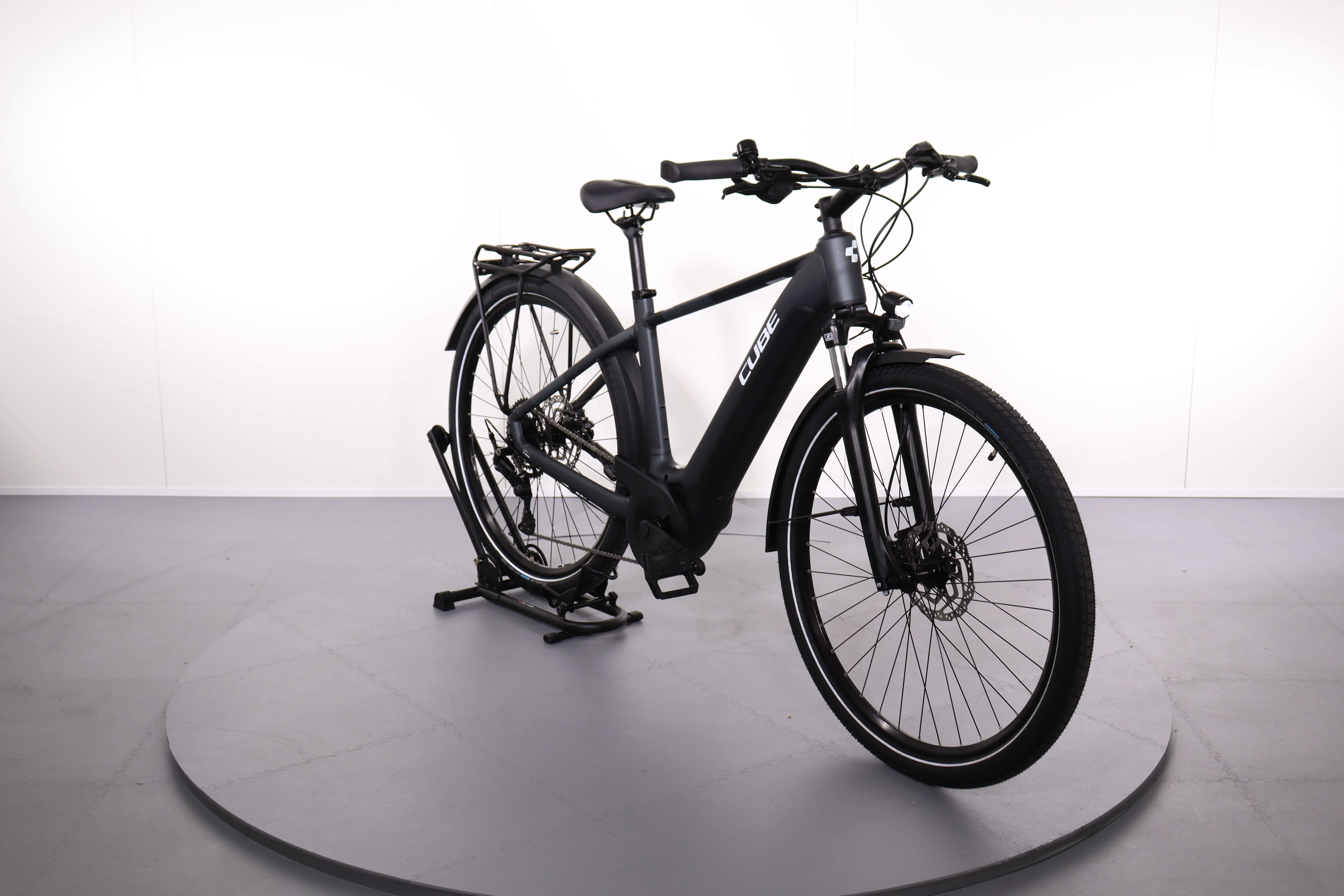 Cube Touring Hybrid One 625 - Image 2
