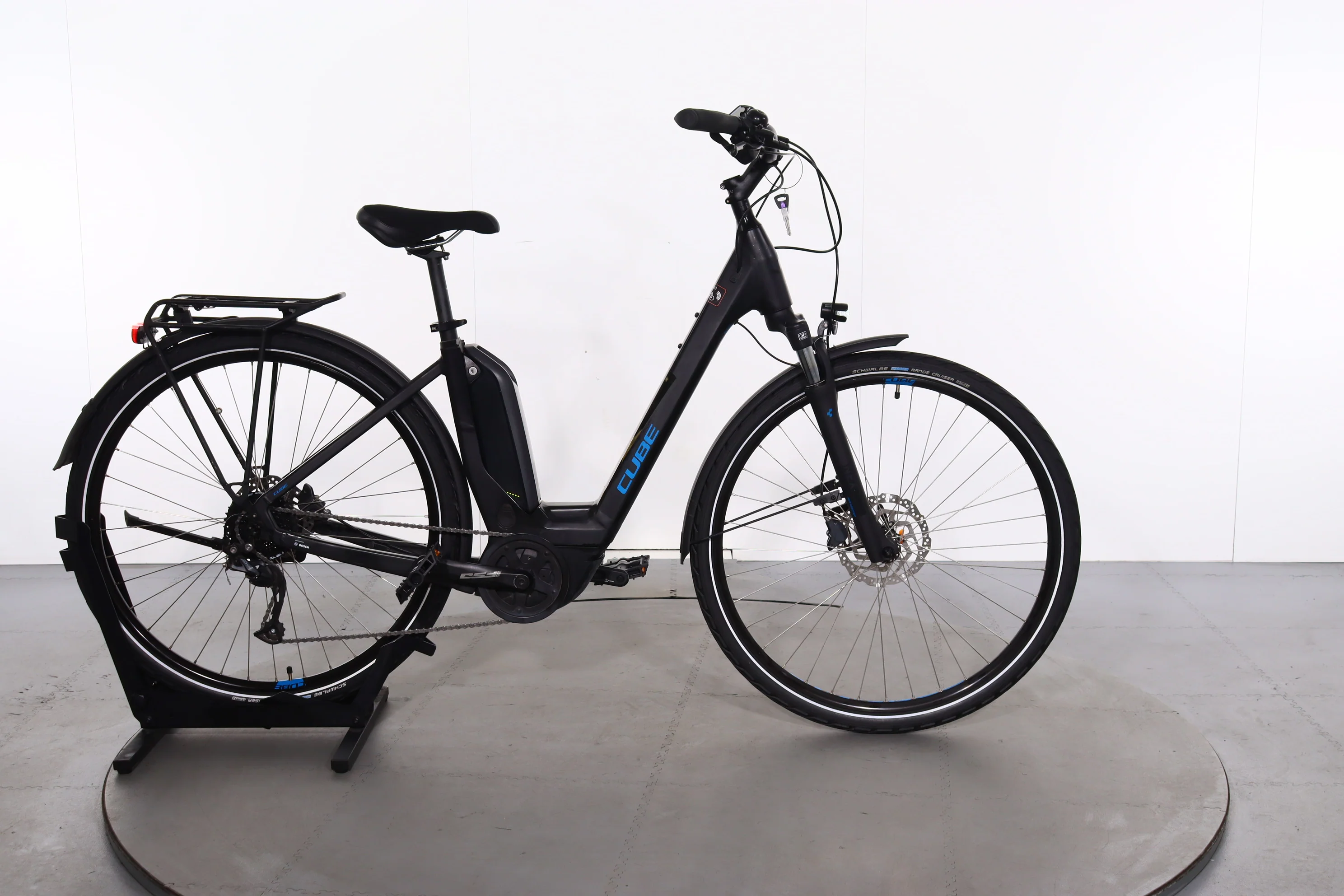 Cube Touring Hybrid One