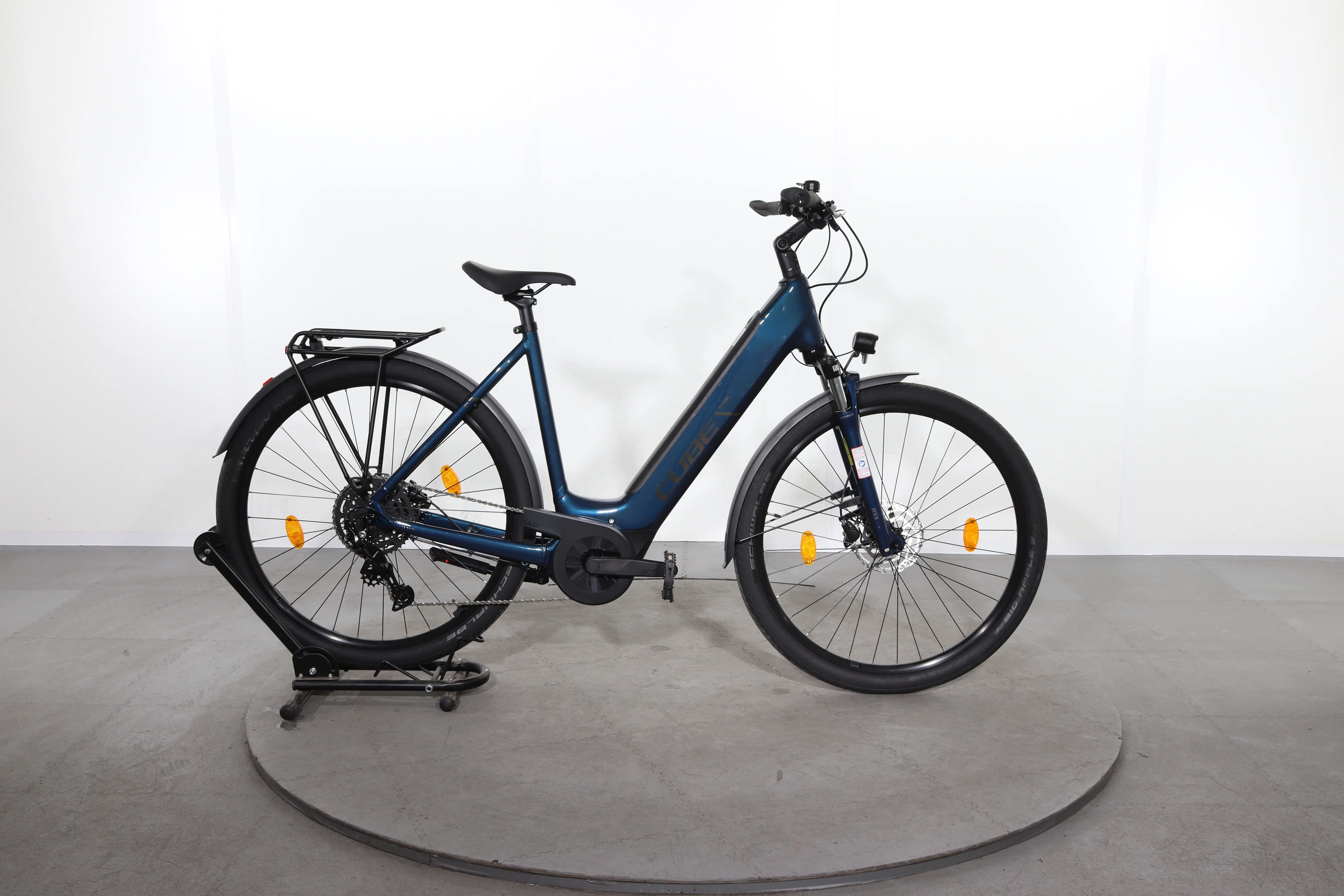 Cube Touring Hybrid One
