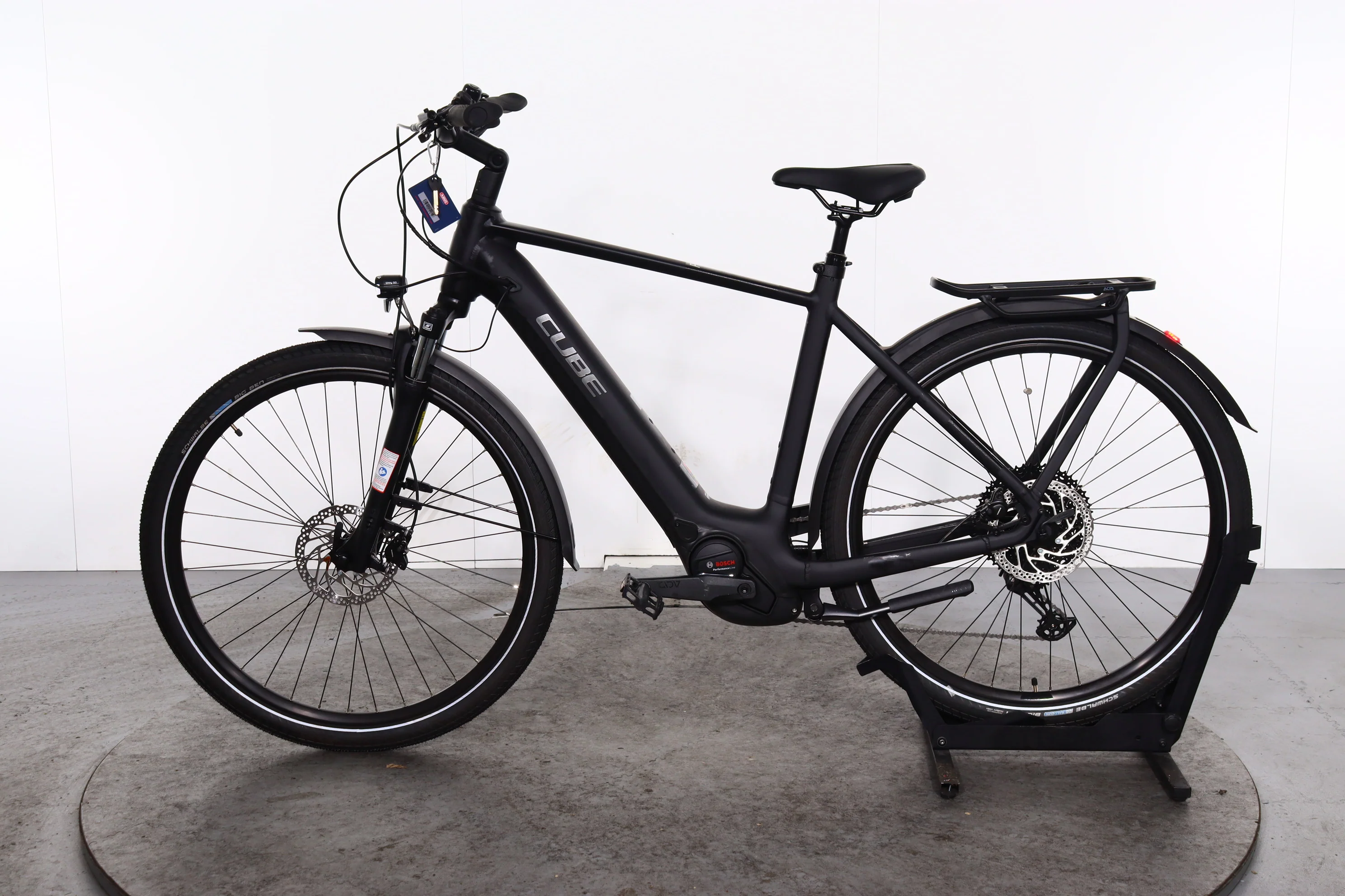 Cube Touring Hybrid Pro 625 - Image 2