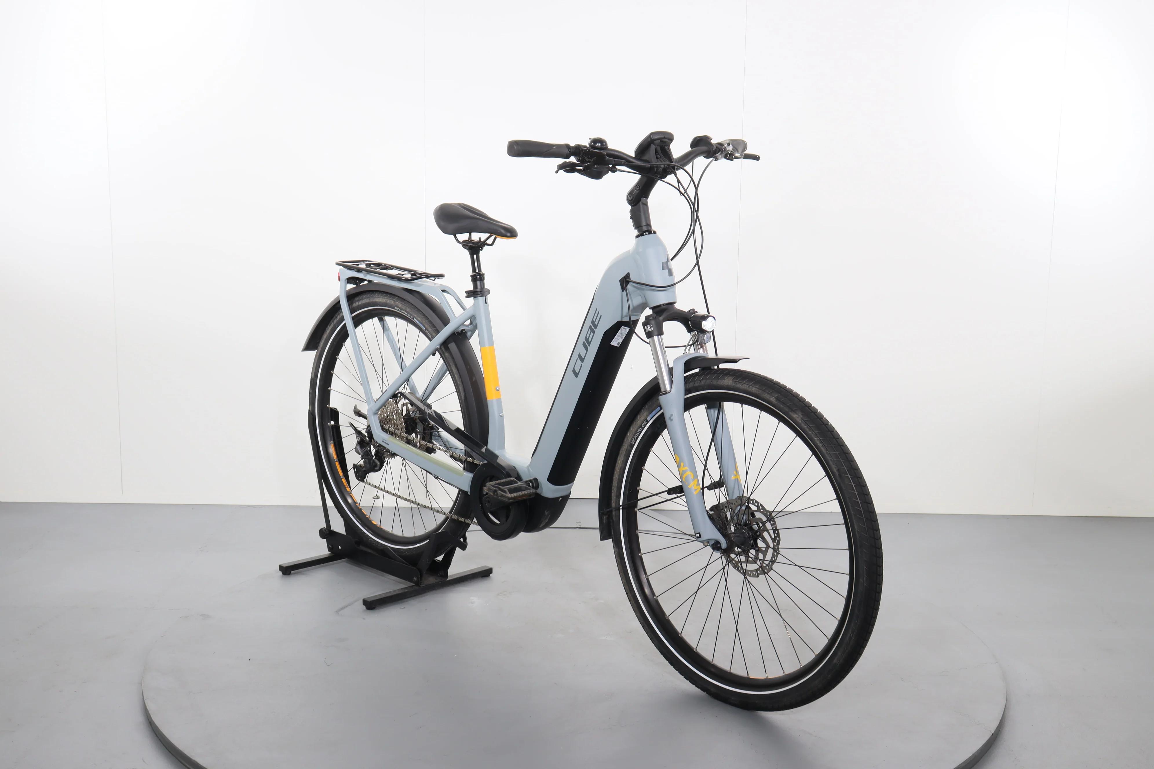 Cube Touring Hybrid Pro 625 - Image 2
