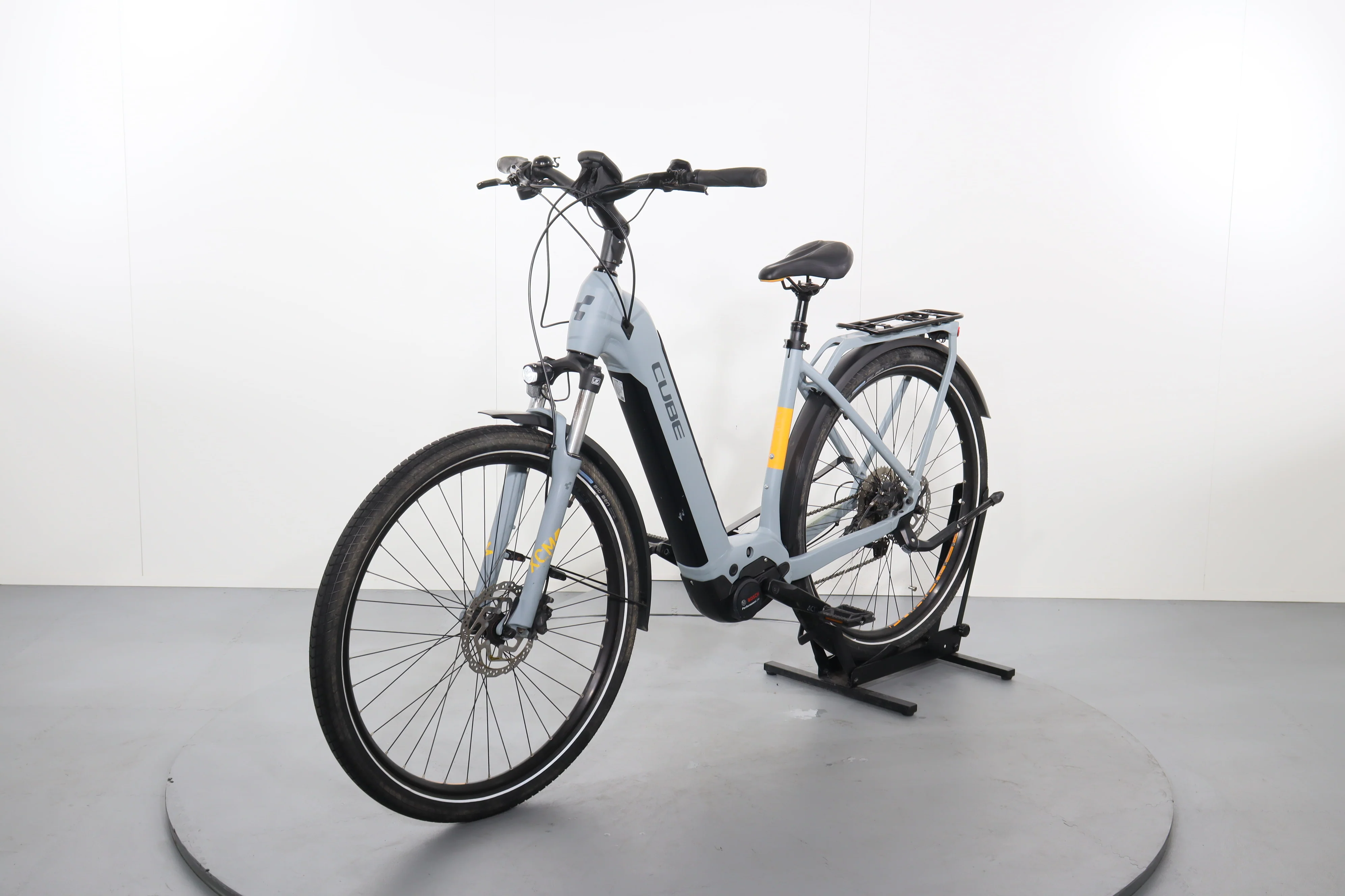 Cube Touring Hybrid Pro 625 - Image 3
