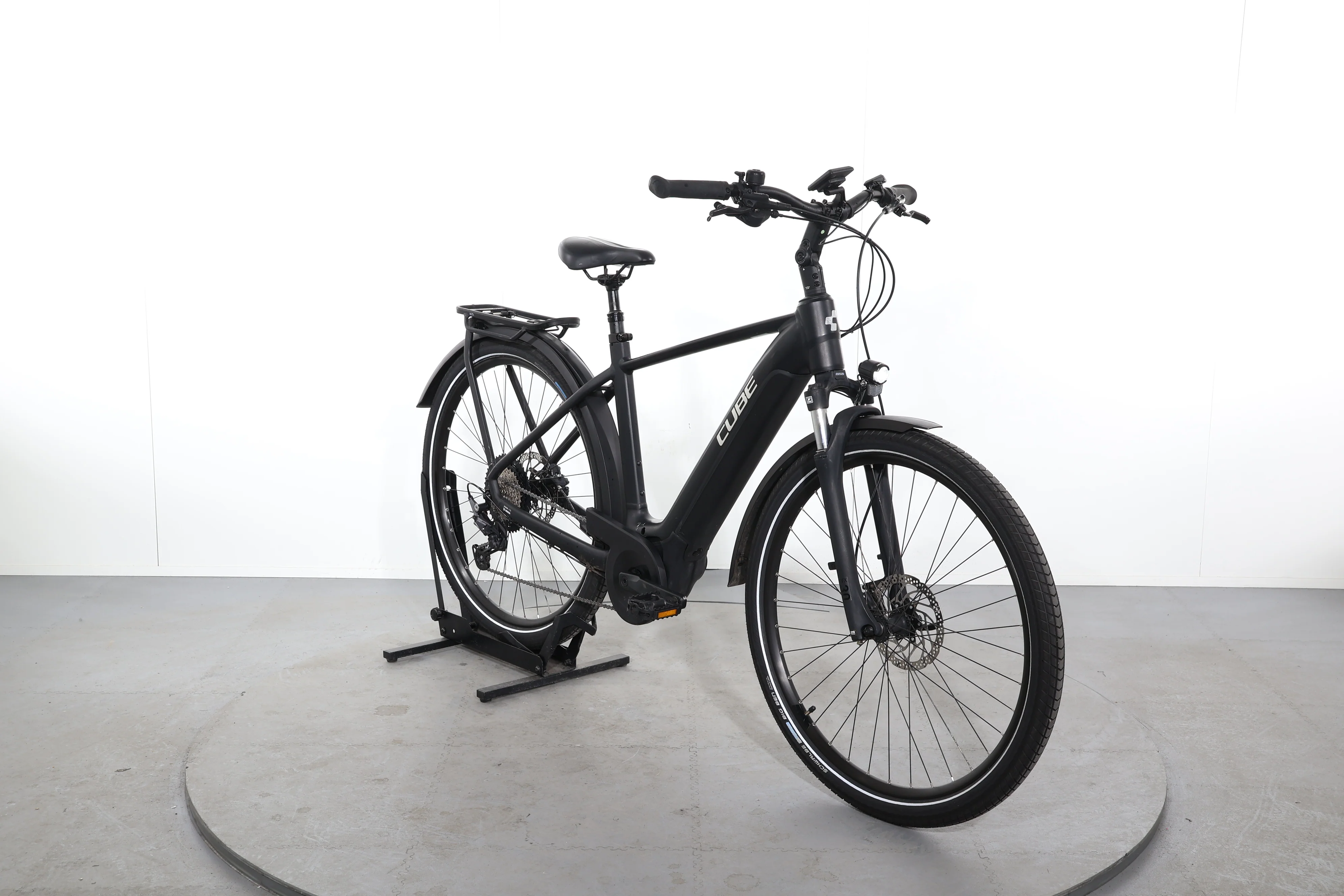 Cube Touring Hybrid Pro 625 - Image 2