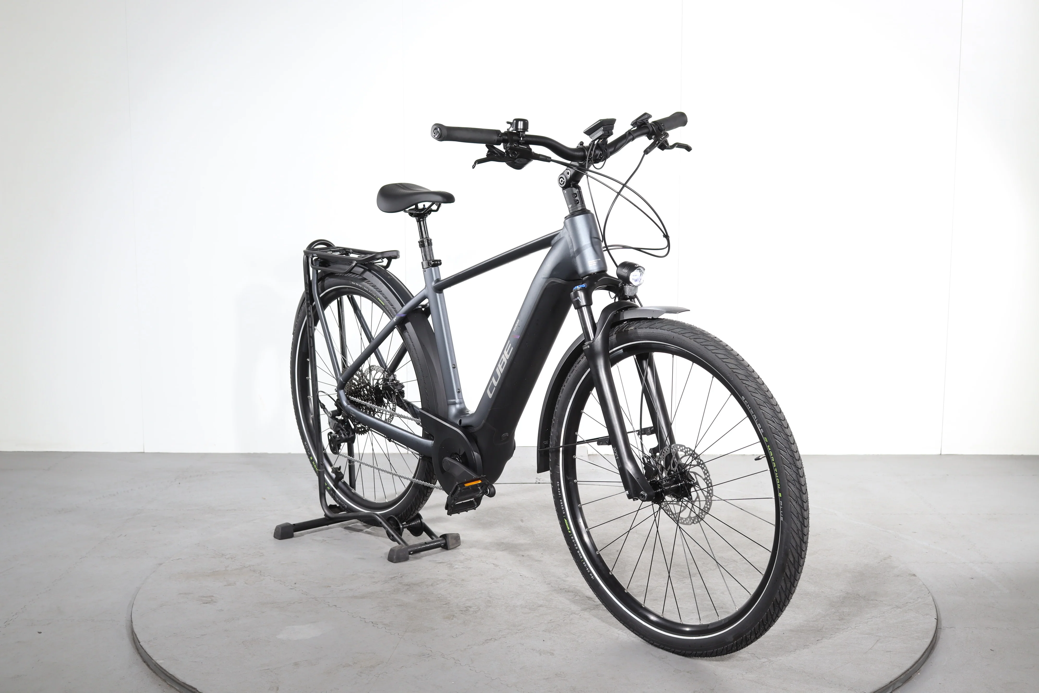 Cube Touring Hybrid Pro 625 - Image 2