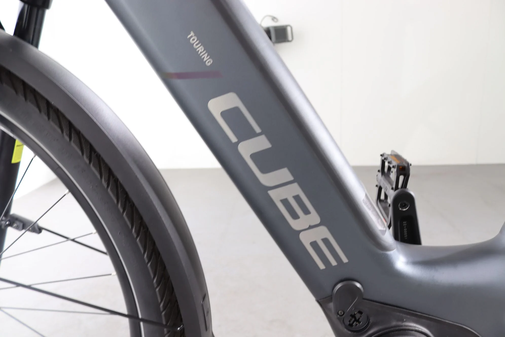 Cube Touring Hybrid Pro 625 - Image 10