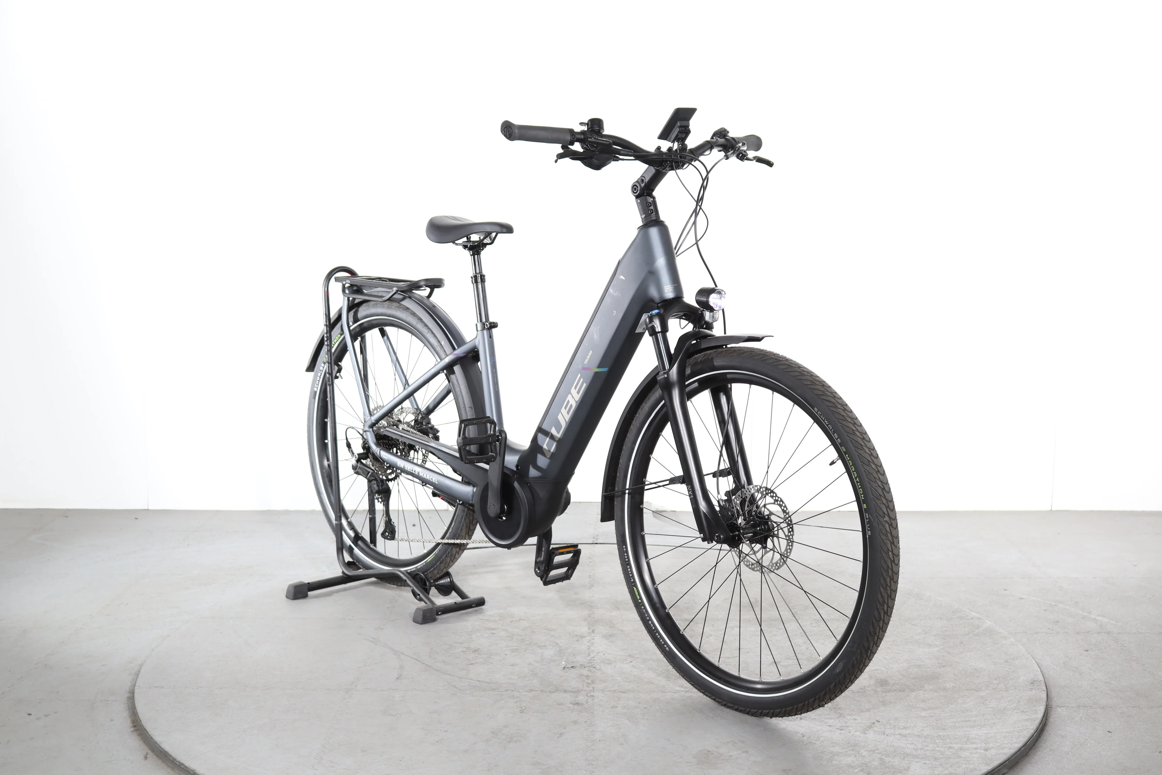 Cube Touring Hybrid Pro 625 - Image 2