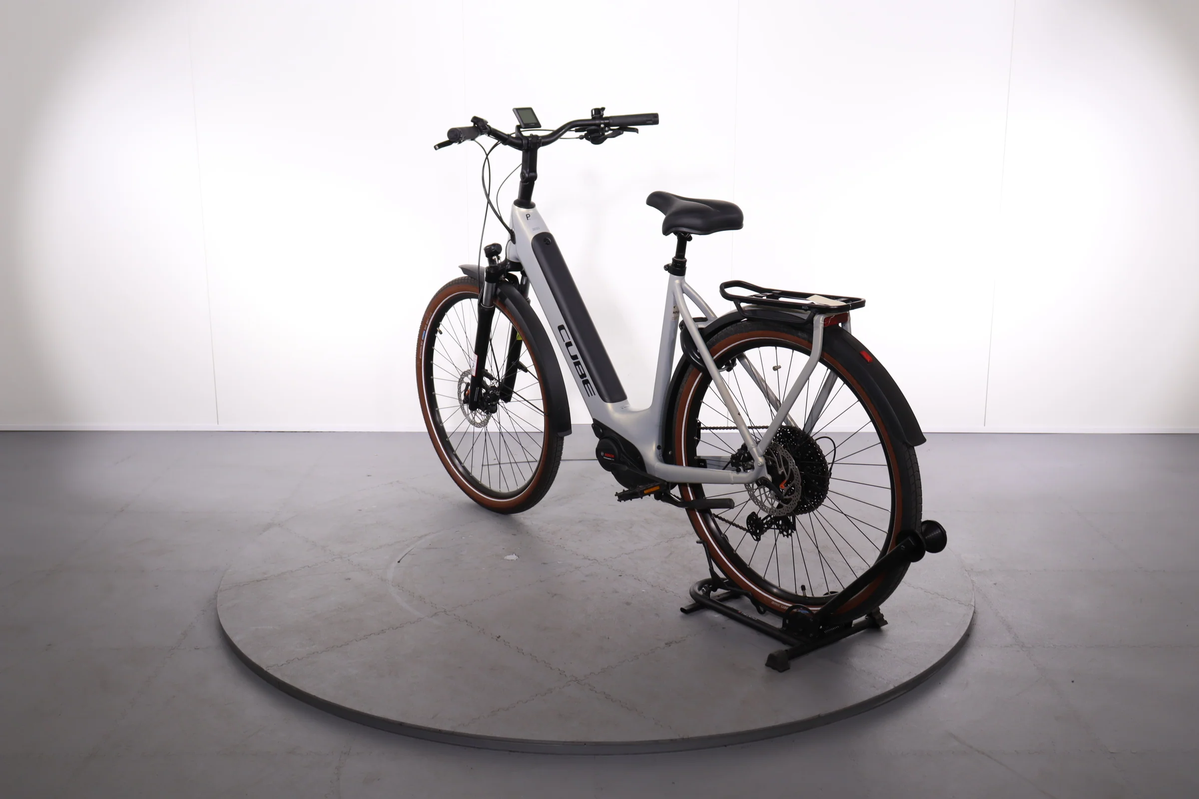 Cube Touring Hybrid Pro 625 - Image 5