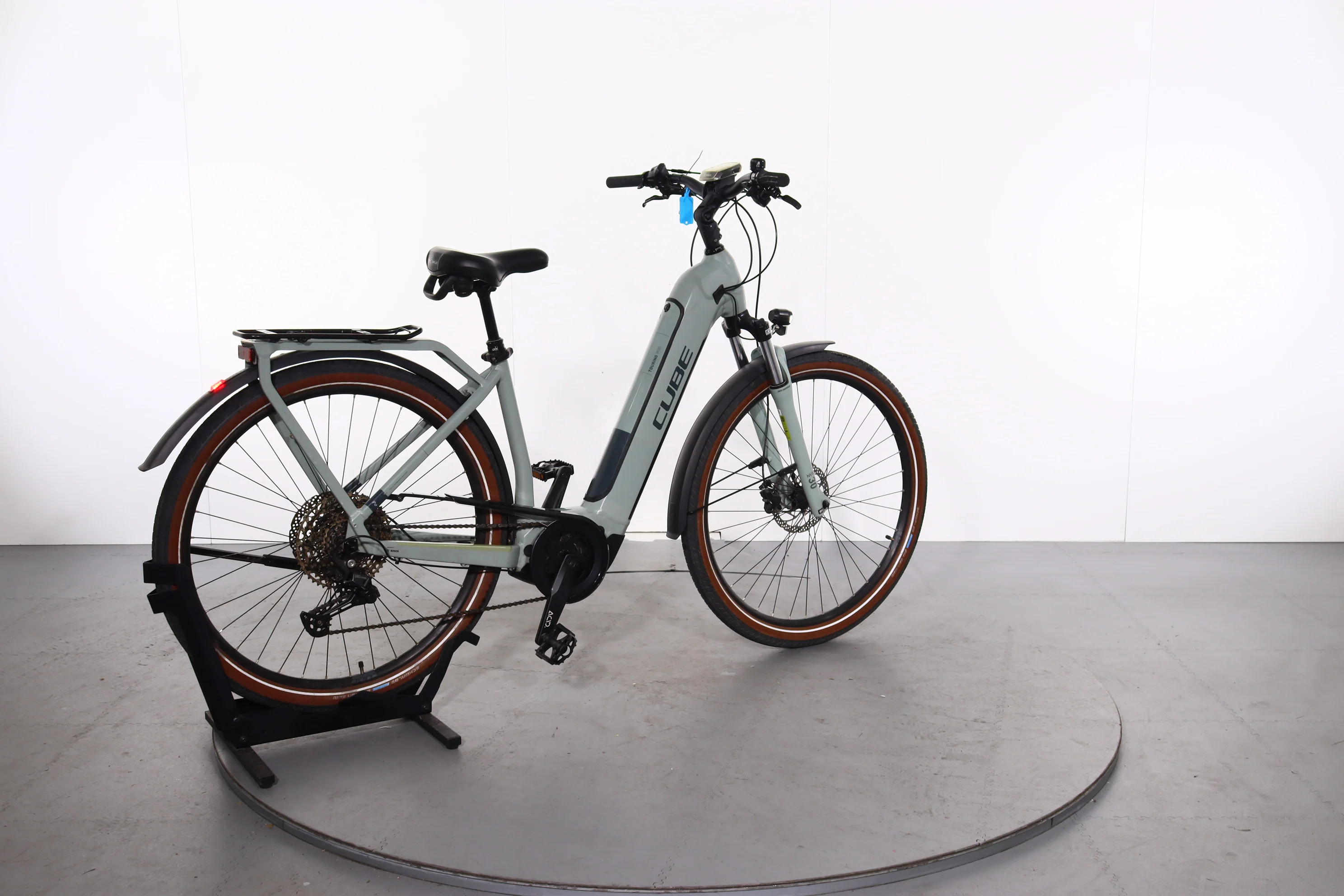 Cube Touring Hybrid Pro 625 - Image 4